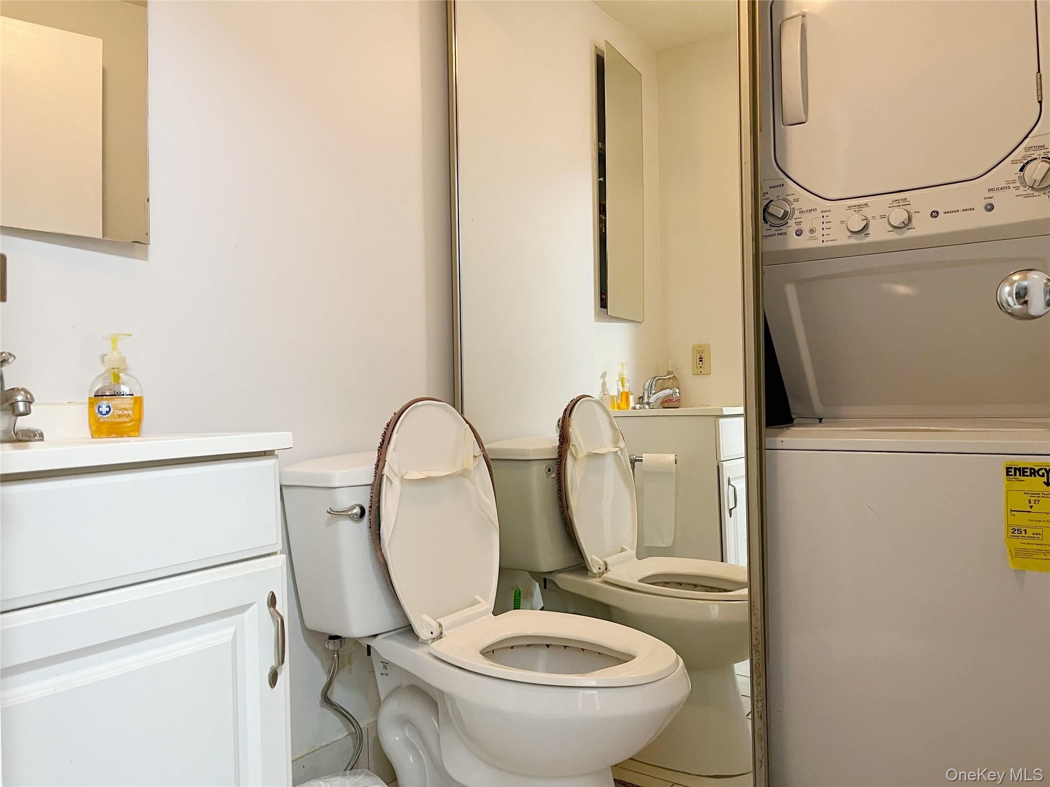 #8 photo, 10 Canterbury Road, Great Neck , NY 11021