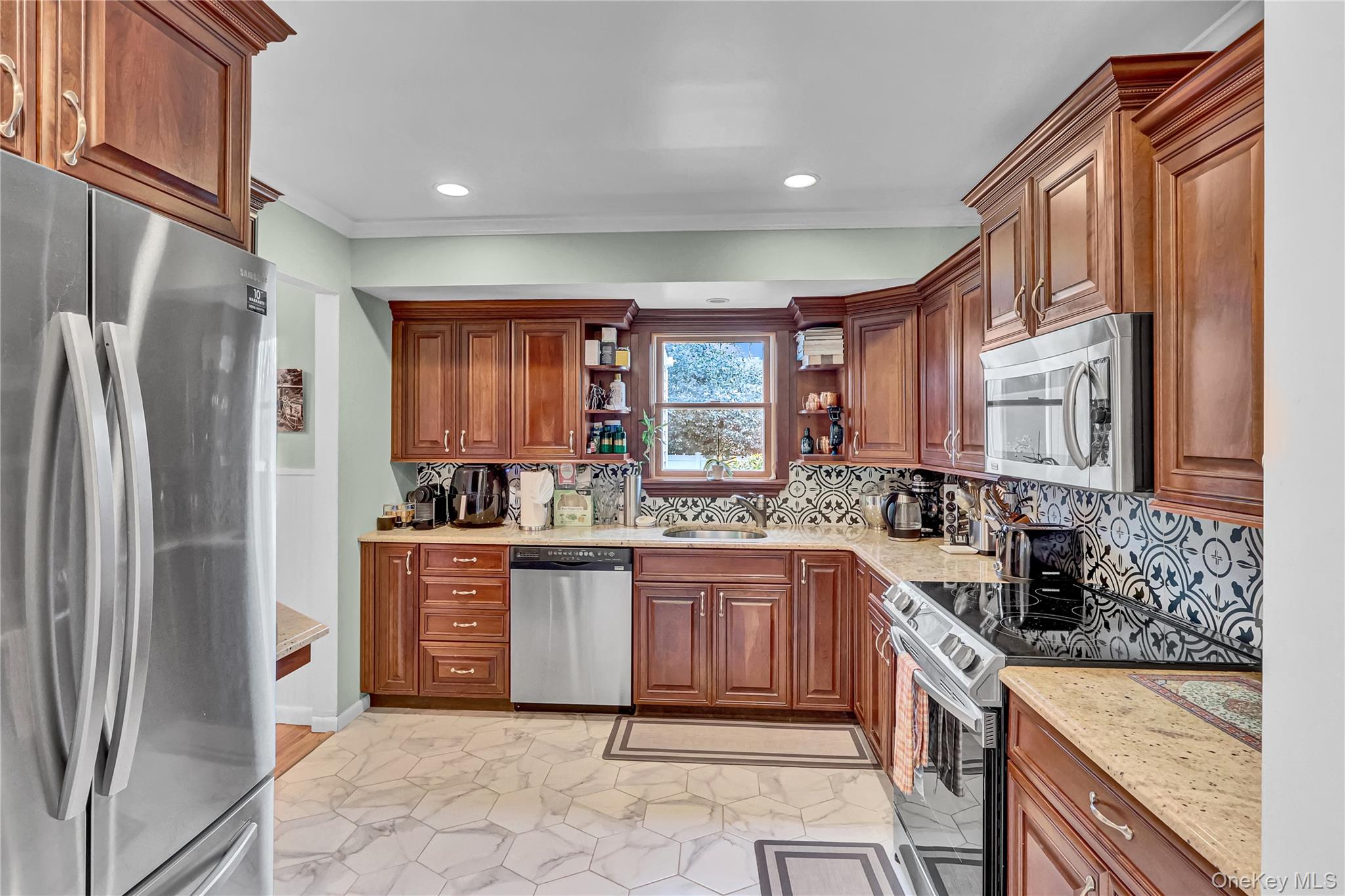 #11 photo, 18 Frost Lane, Greenlawn , NY 11740