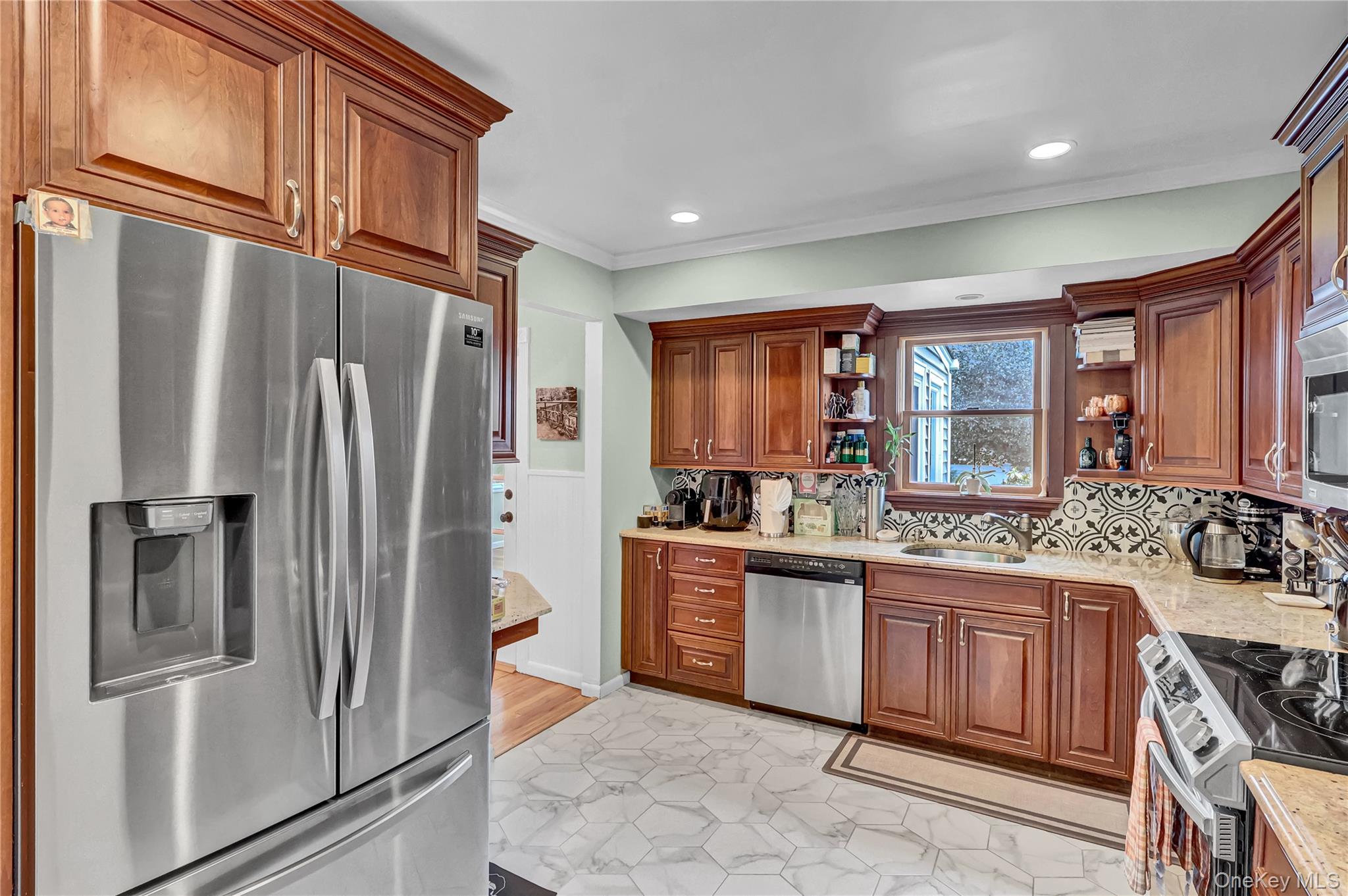 #12 photo, 18 Frost Lane, Greenlawn , NY 11740