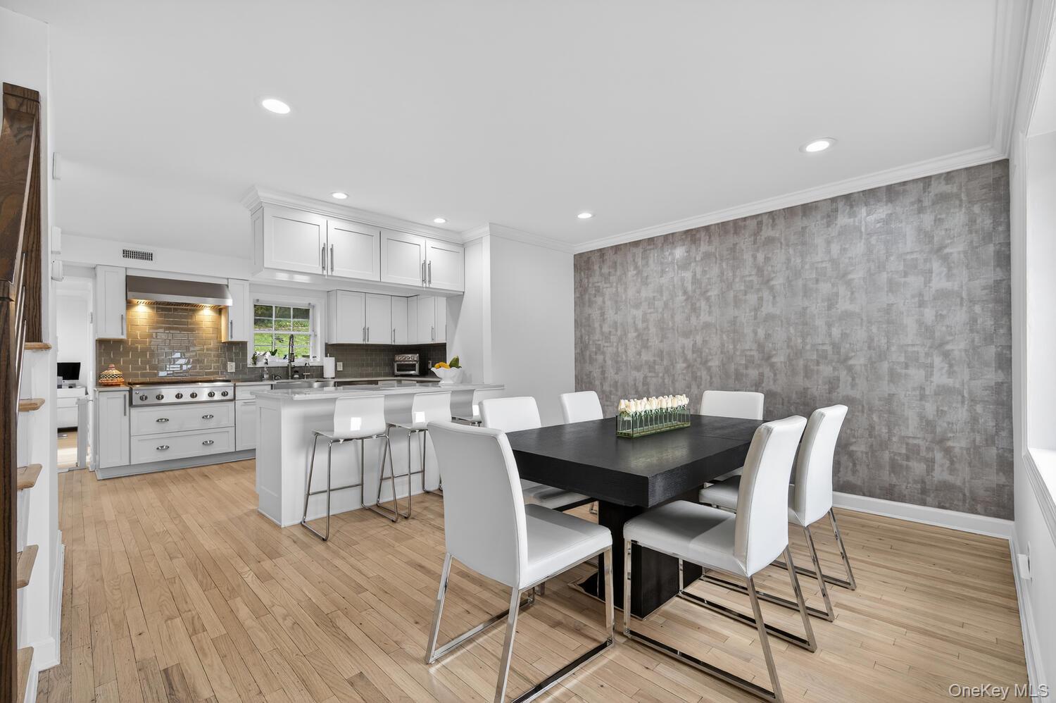 #15 photo, 65 Circle Drive, Roslyn Heights , NY 11577