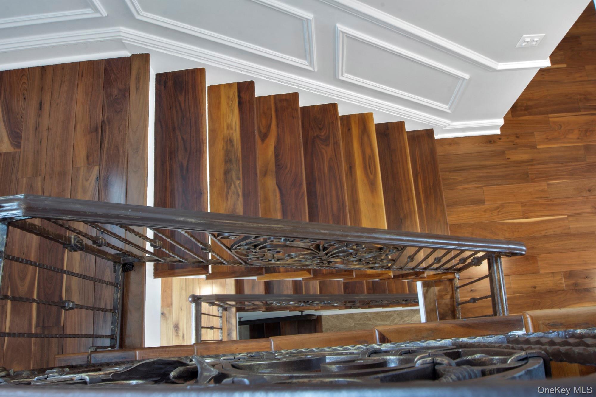 #17 photo, 102 Shore Road, 皇后區 Douglaston , NY 11363