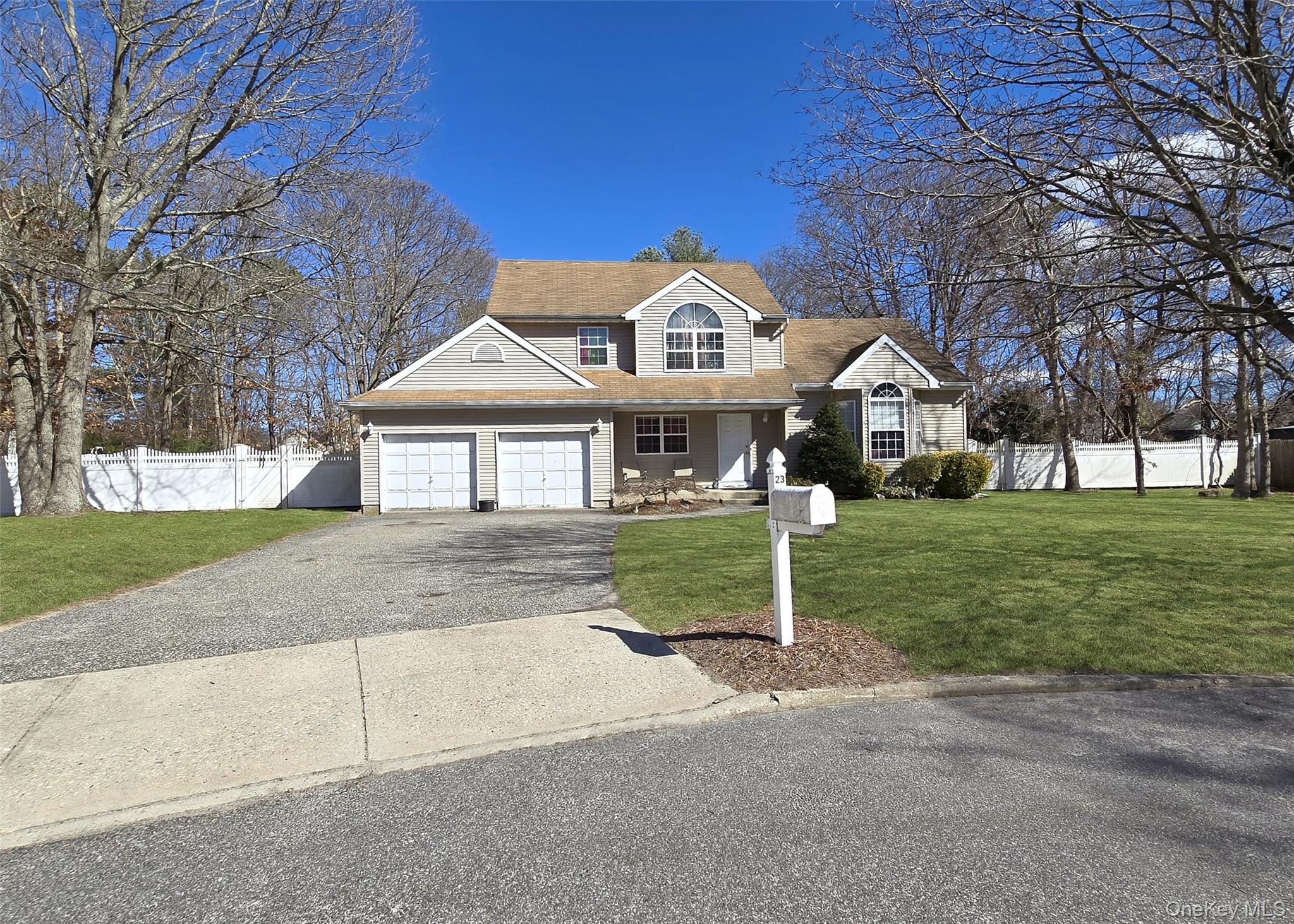 #1 photo, 23 Shamrock Lane, 东长岛 Centereach , NY 11720