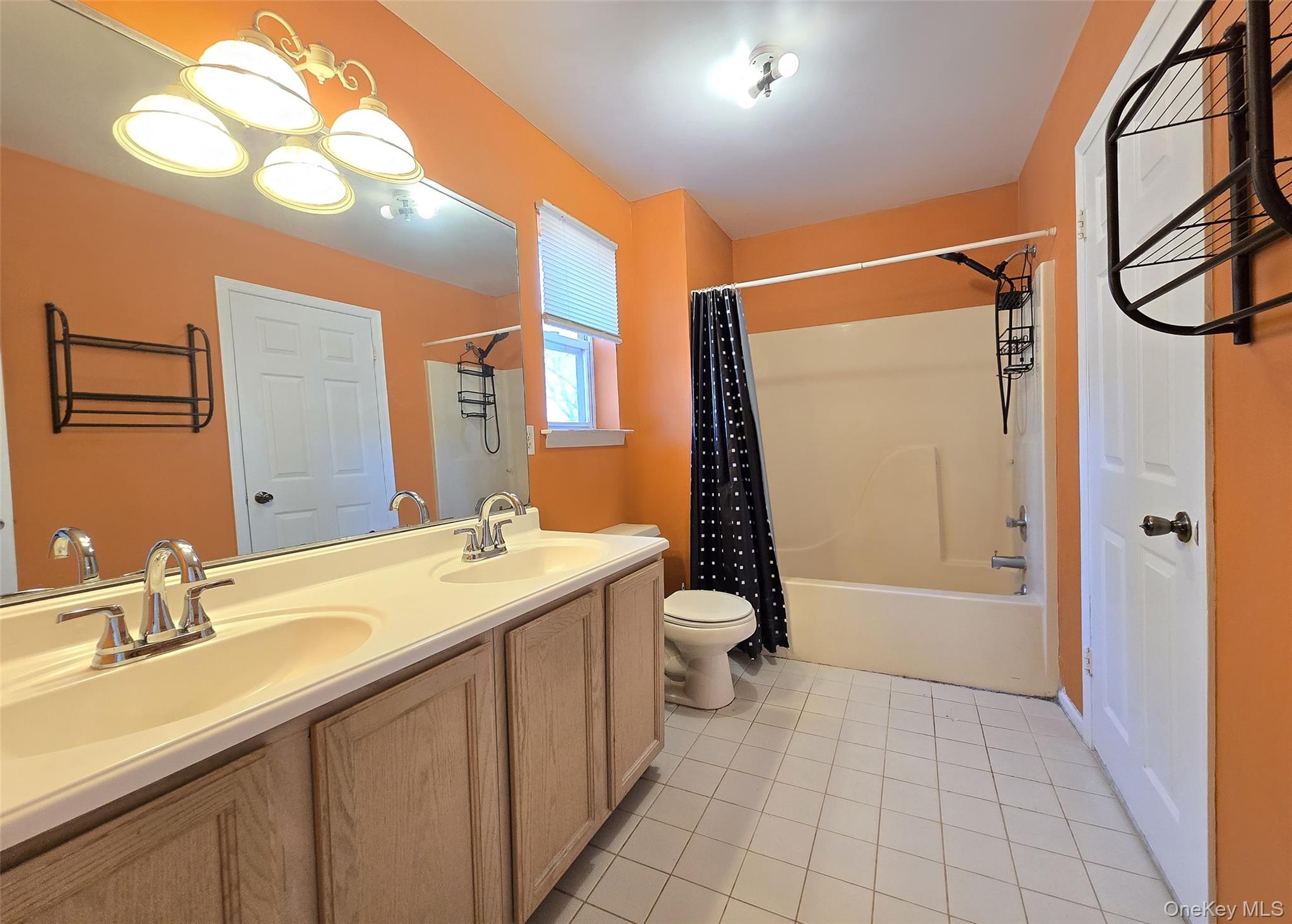 #14 photo, 23 Shamrock Lane, 东长岛 Centereach , NY 11720