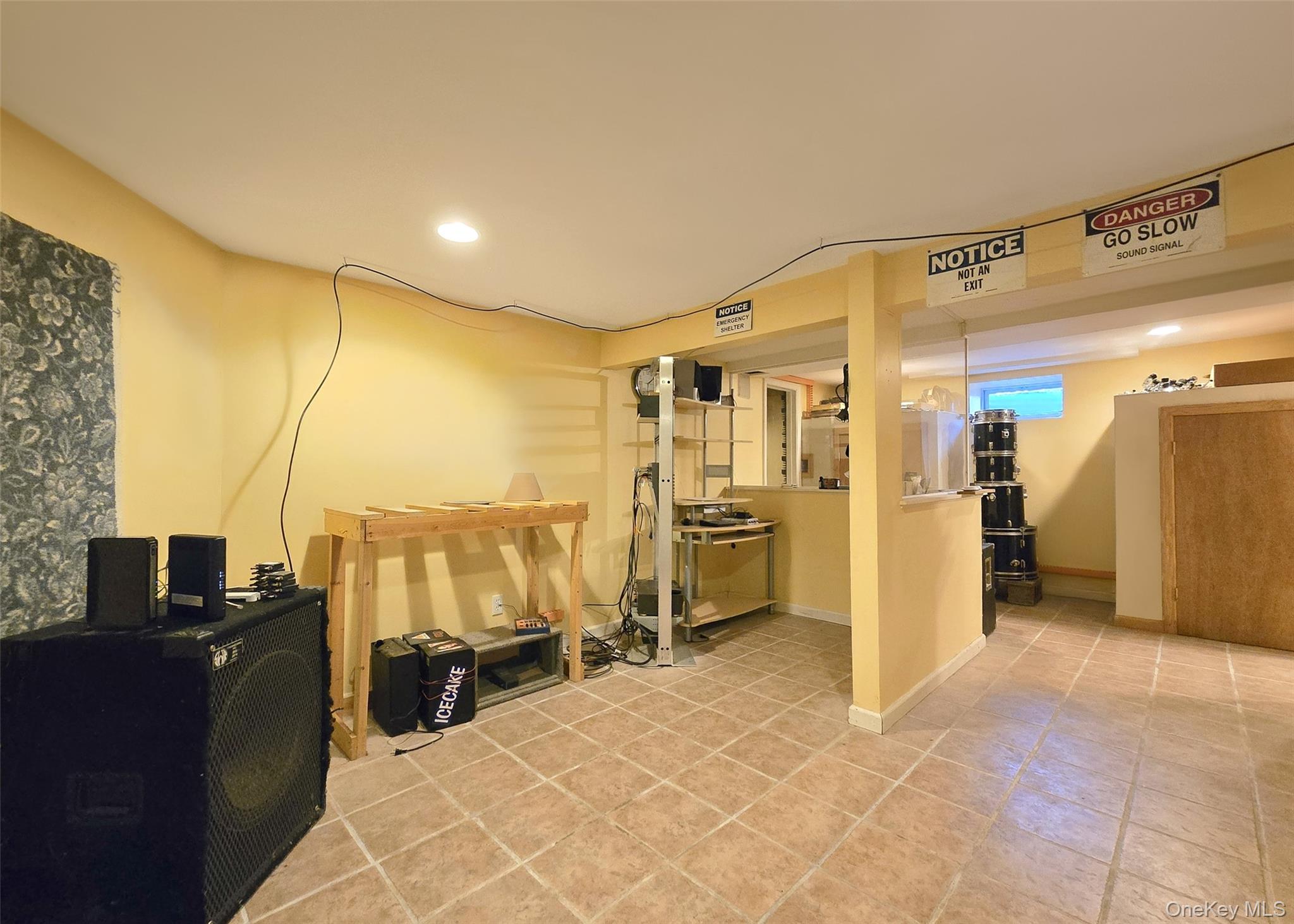 #16 photo, 23 Shamrock Lane, 东长岛 Centereach , NY 11720