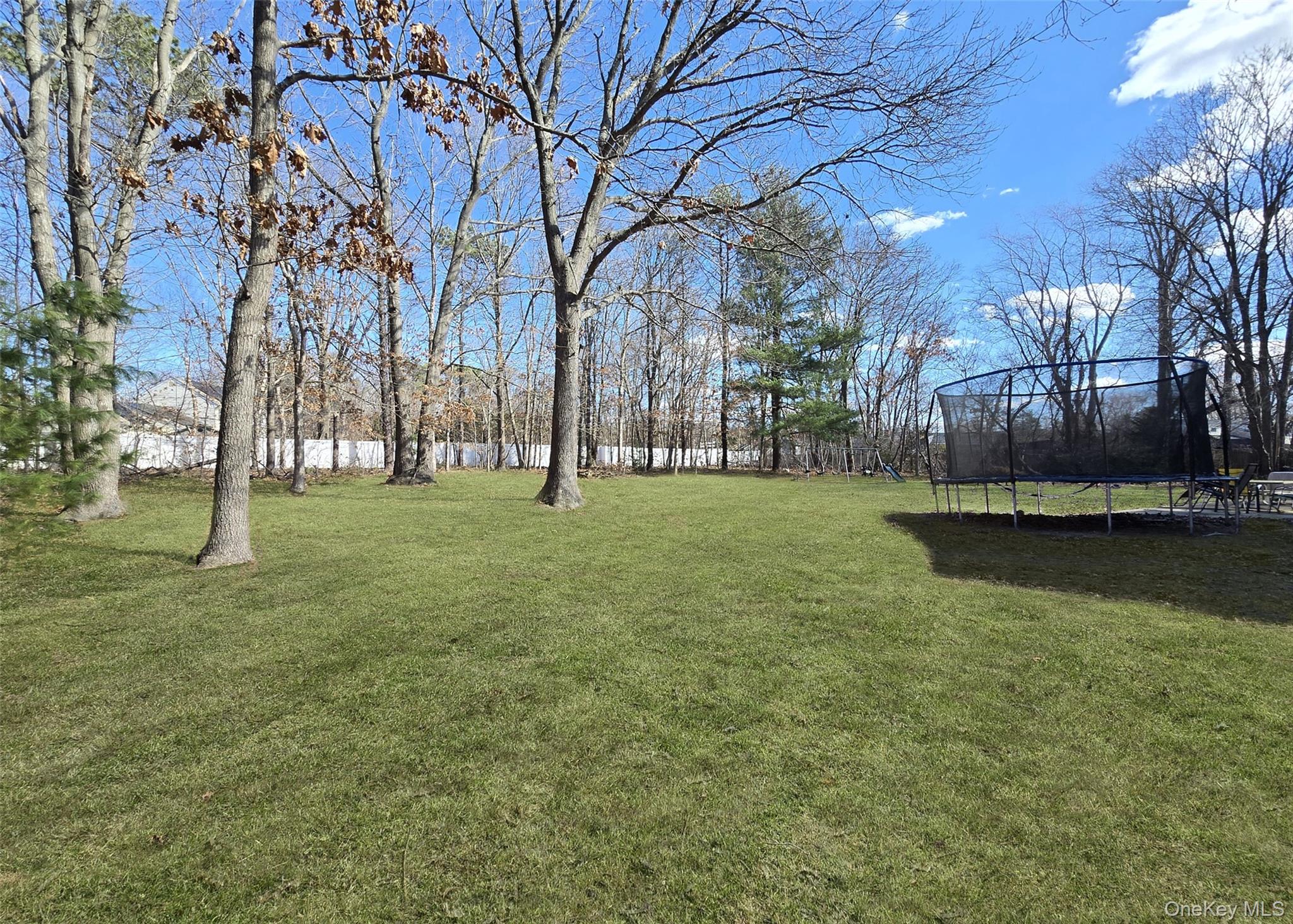 #19 photo, 23 Shamrock Lane, 东长岛 Centereach , NY 11720