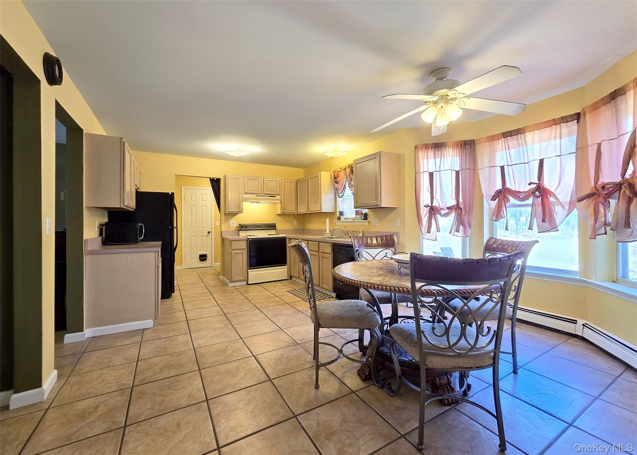 #5 photo, 23 Shamrock Lane, 东长岛 Centereach , NY 11720