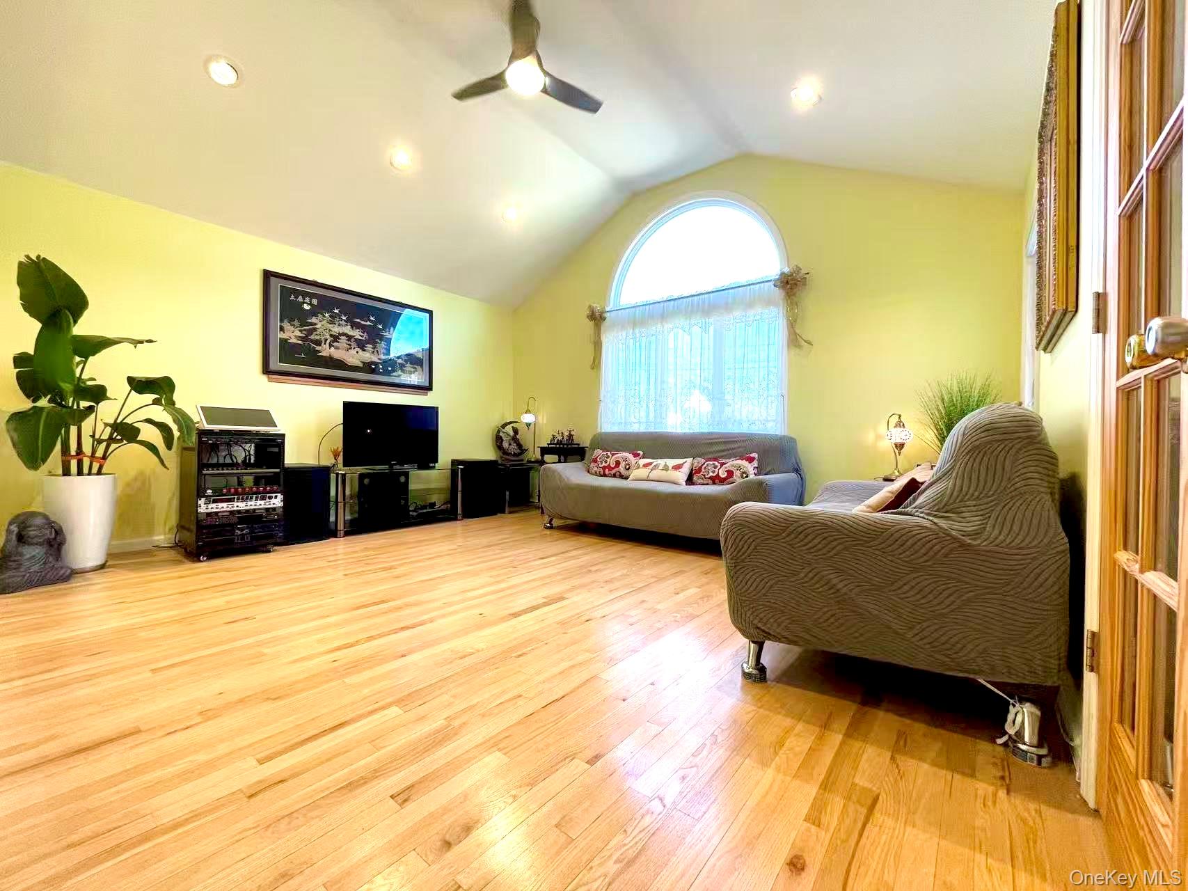 #8 photo, 15 Walters Avenue, 长岛 塞奥瑟 Syosset , NY 11791