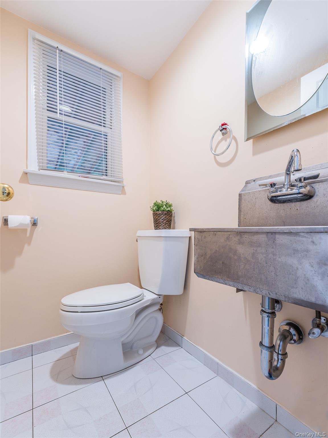 #11 photo, 12 Grand Place, East Northport , NY 11731