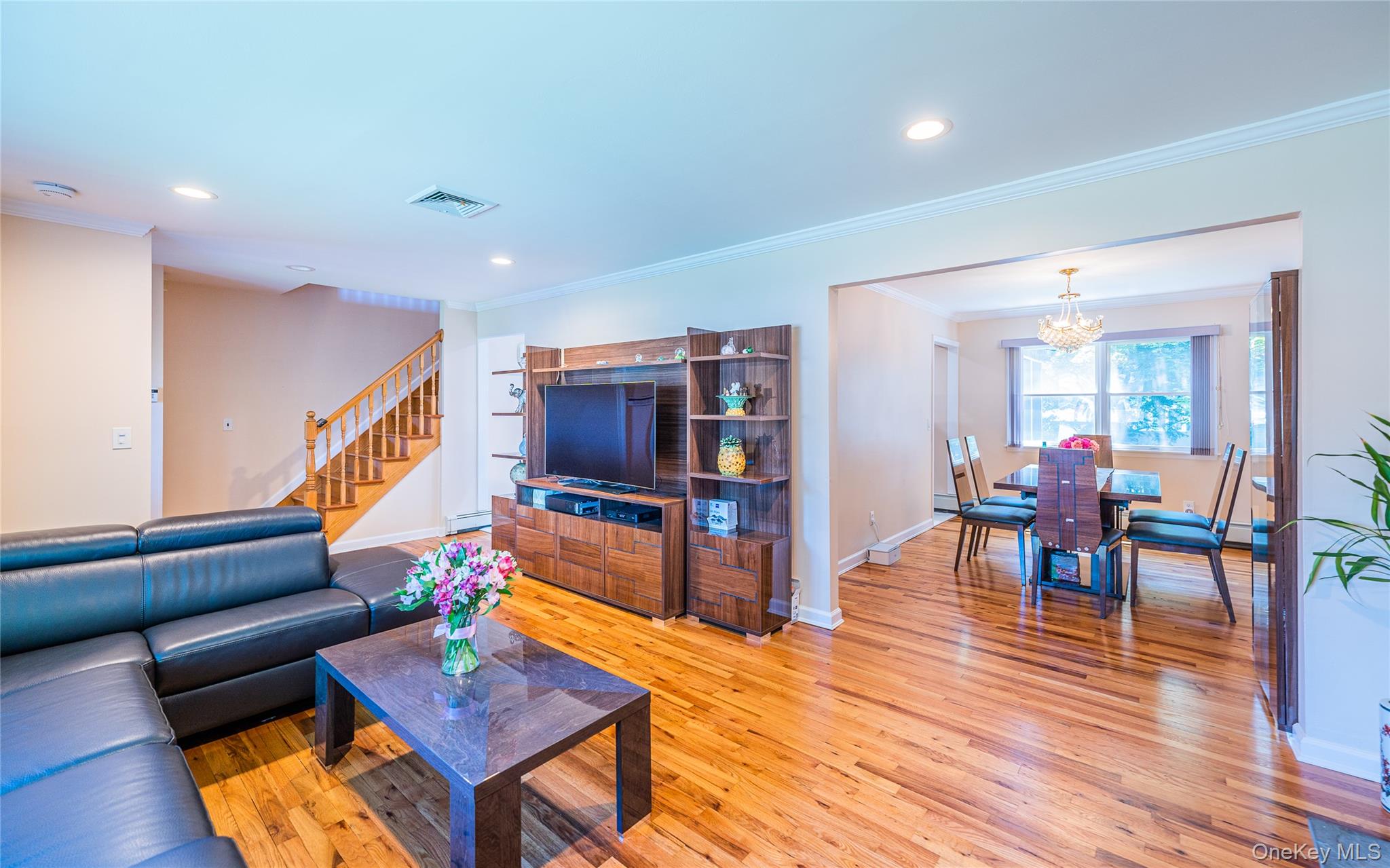 #5 photo, 12 Grand Place, East Northport , NY 11731