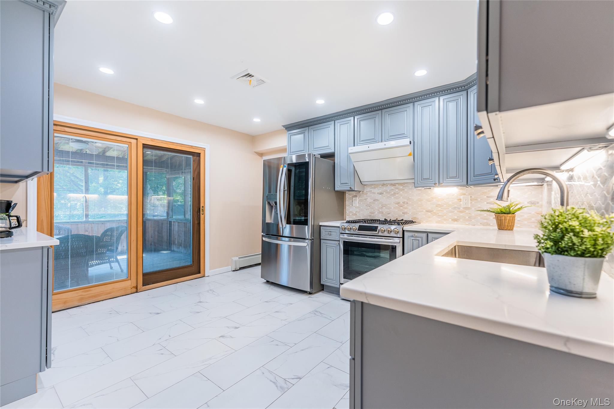 #9 photo, 12 Grand Place, East Northport , NY 11731