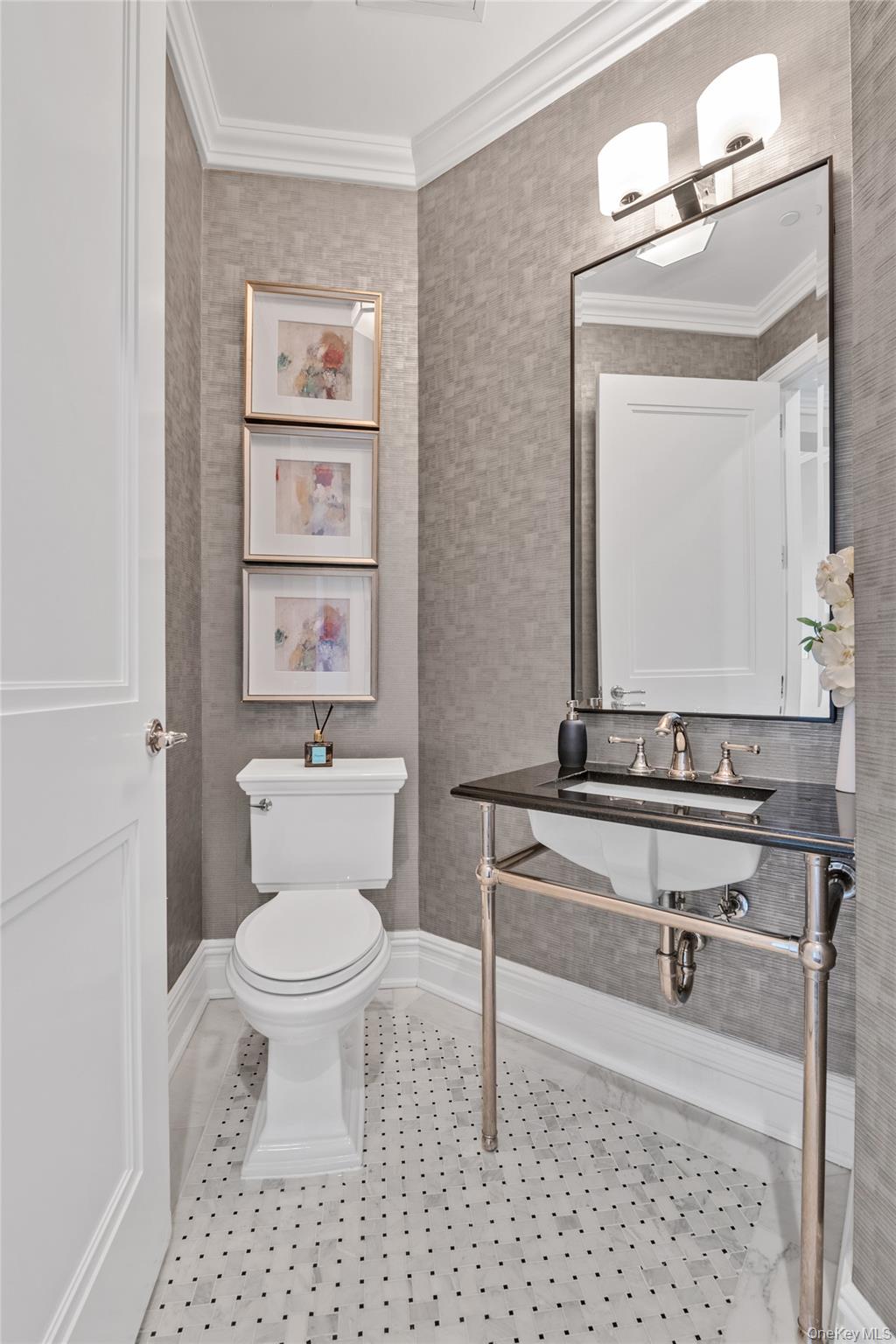 #10 photo, 5000 Royal Court, ناسو North Hills , NY 11040