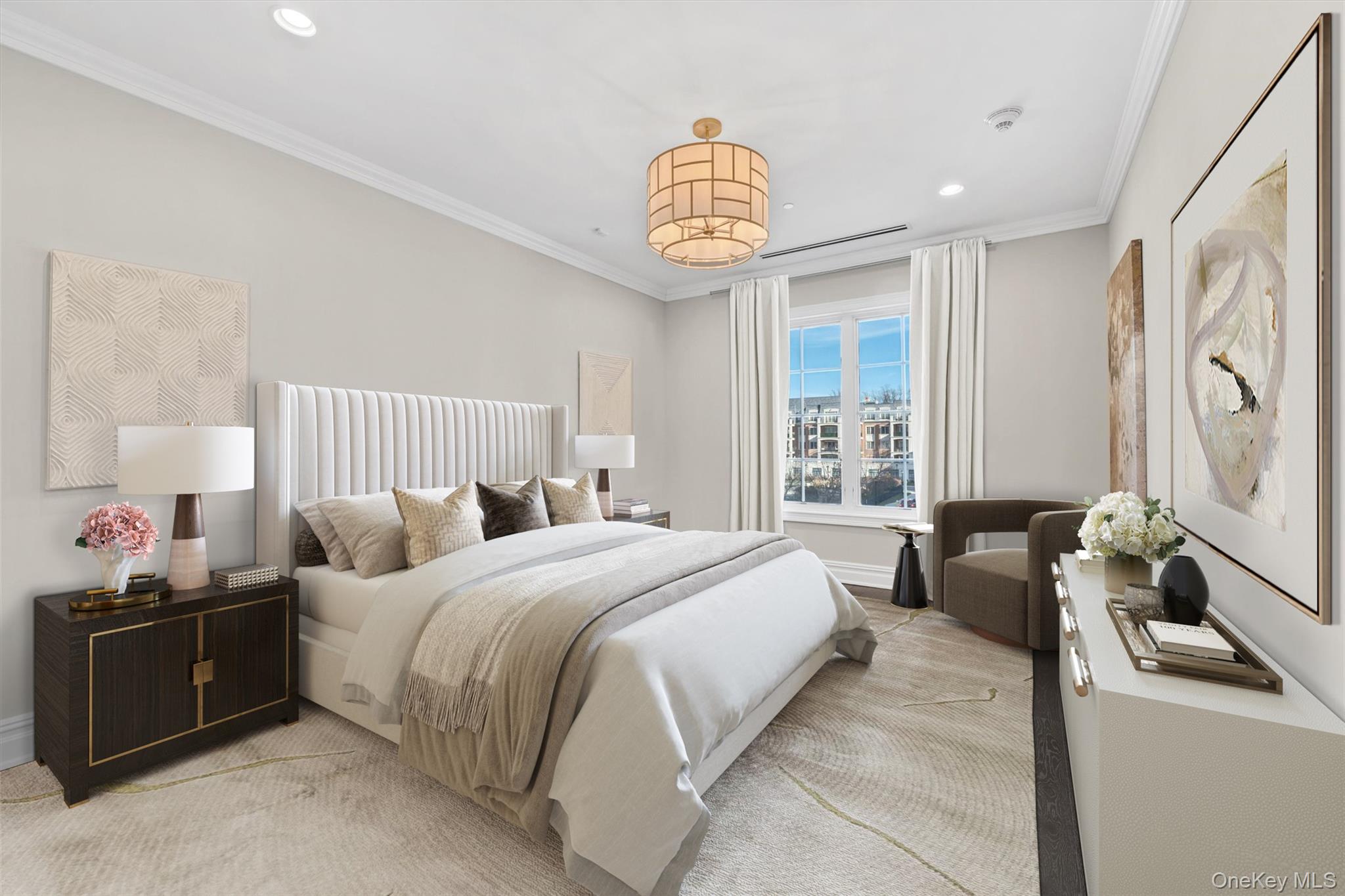 #11 photo, 5000 Royal Court, ناسو North Hills , NY 11040