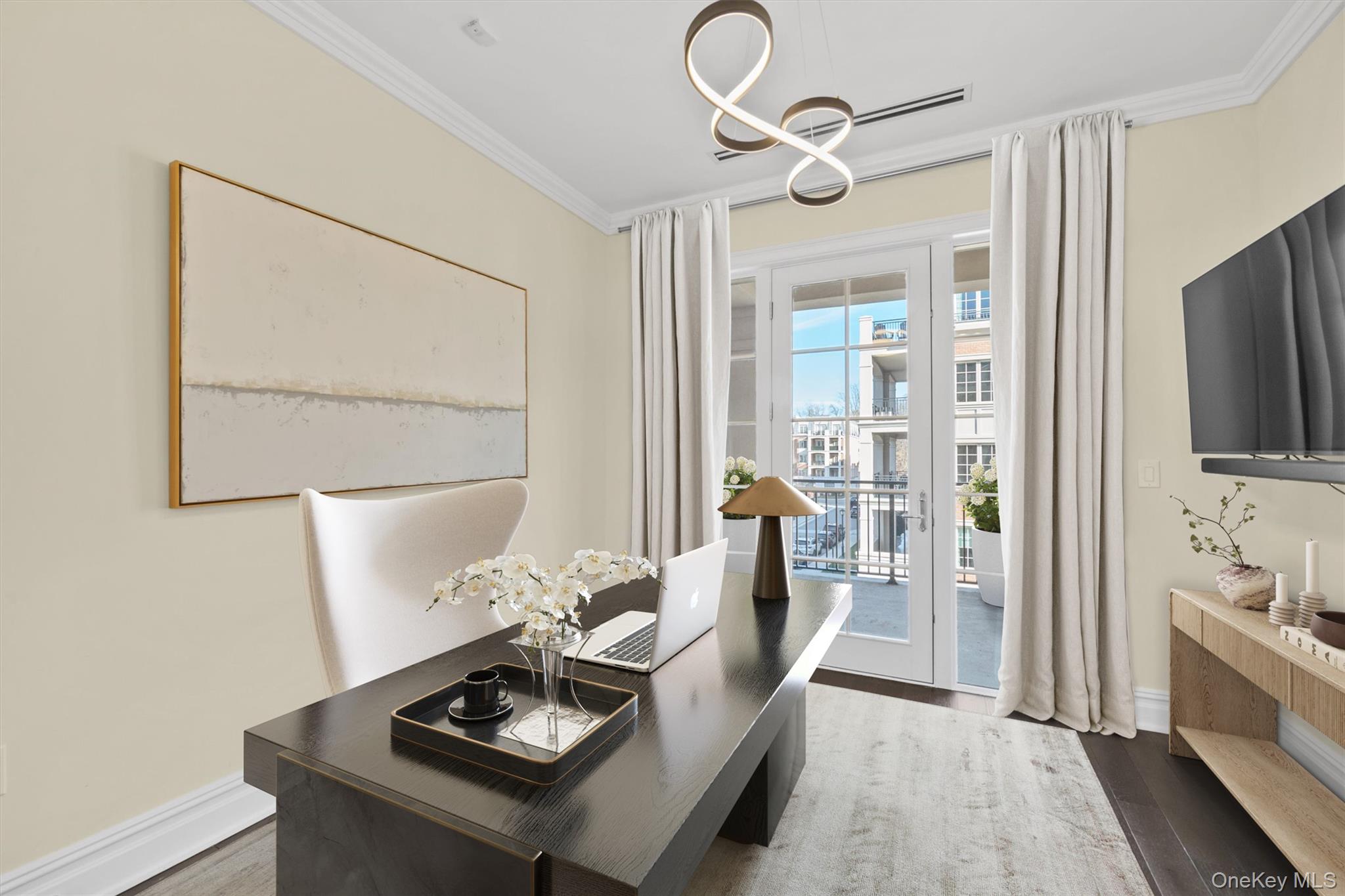 #18 photo, 5000 Royal Court, ناسو North Hills , NY 11040