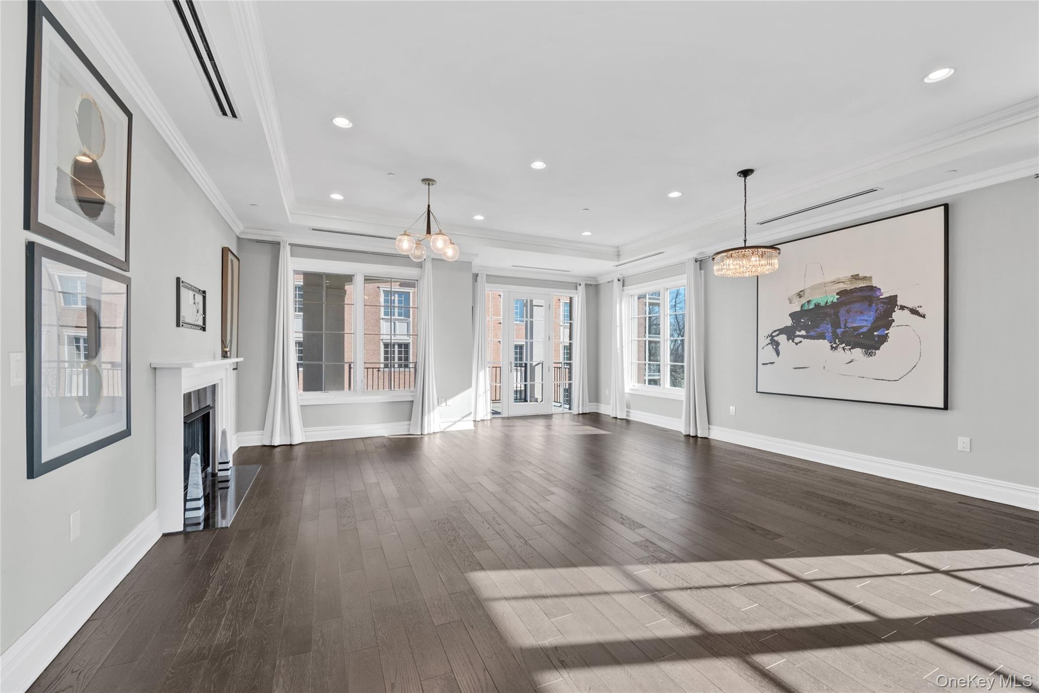 #5 photo, 5000 Royal Court, ناسو North Hills , NY 11040