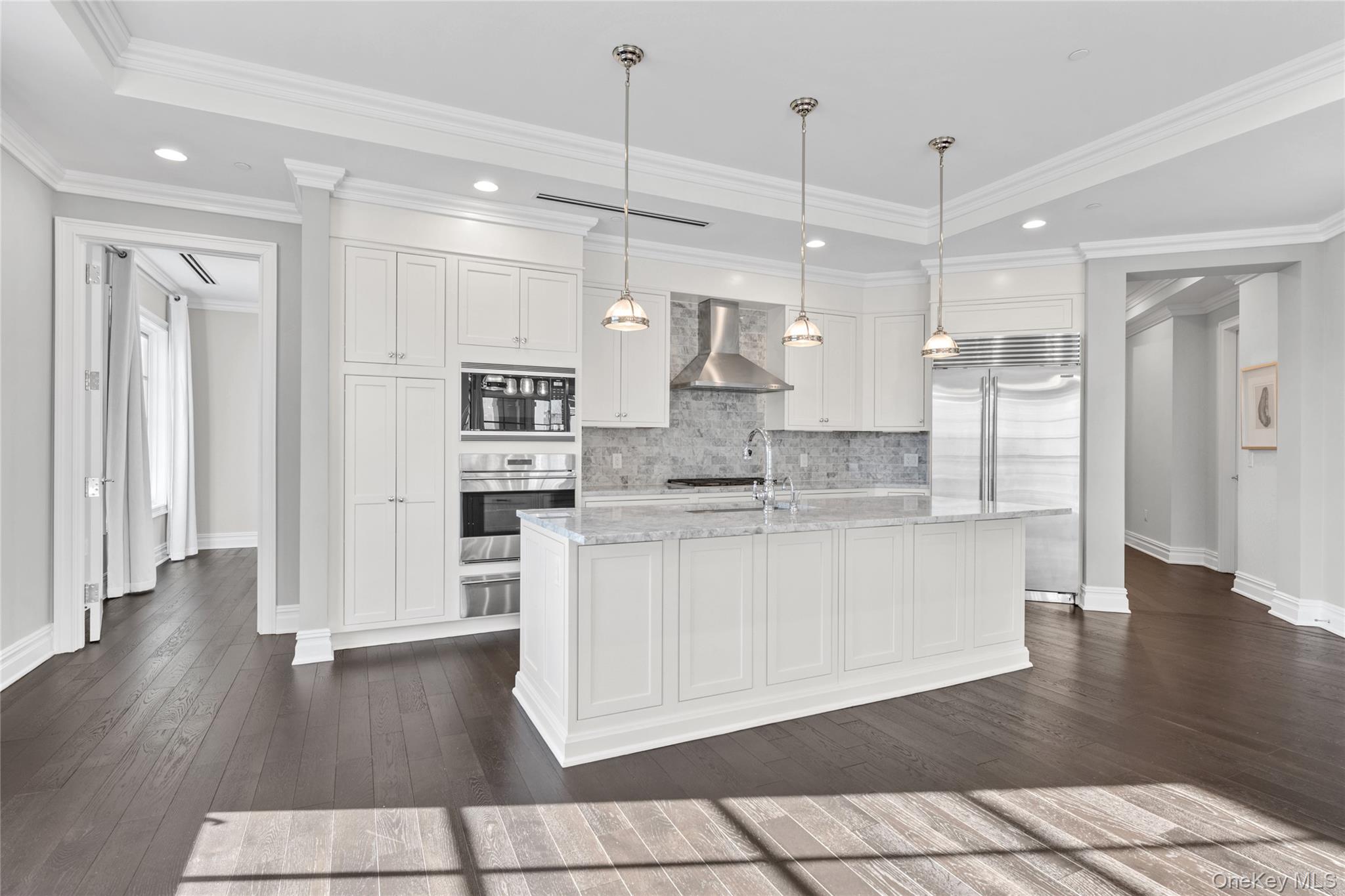 #7 photo, 5000 Royal Court, ناسو North Hills , NY 11040