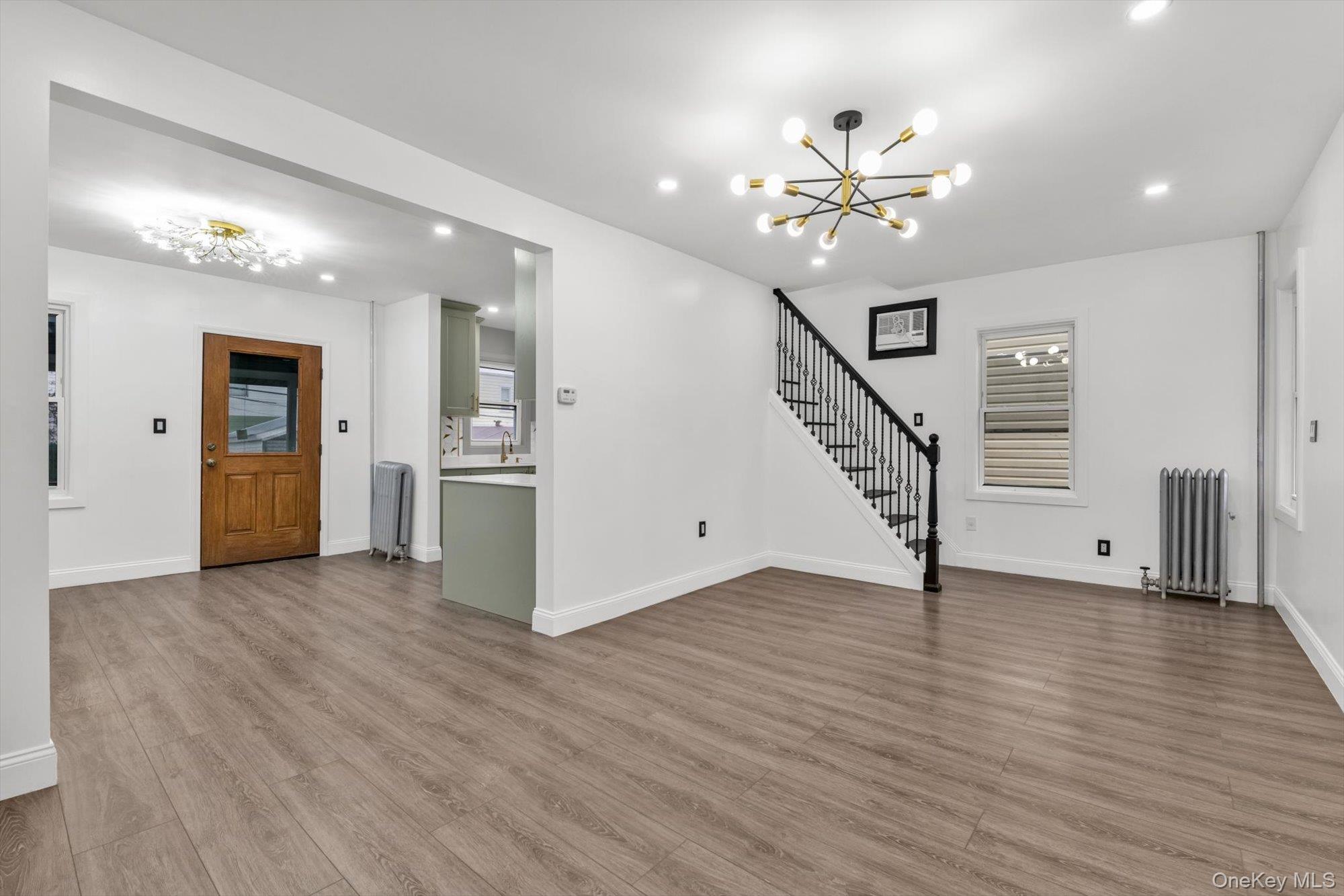 #5 photo, 9342 204th Street, Hollis , NY 11423