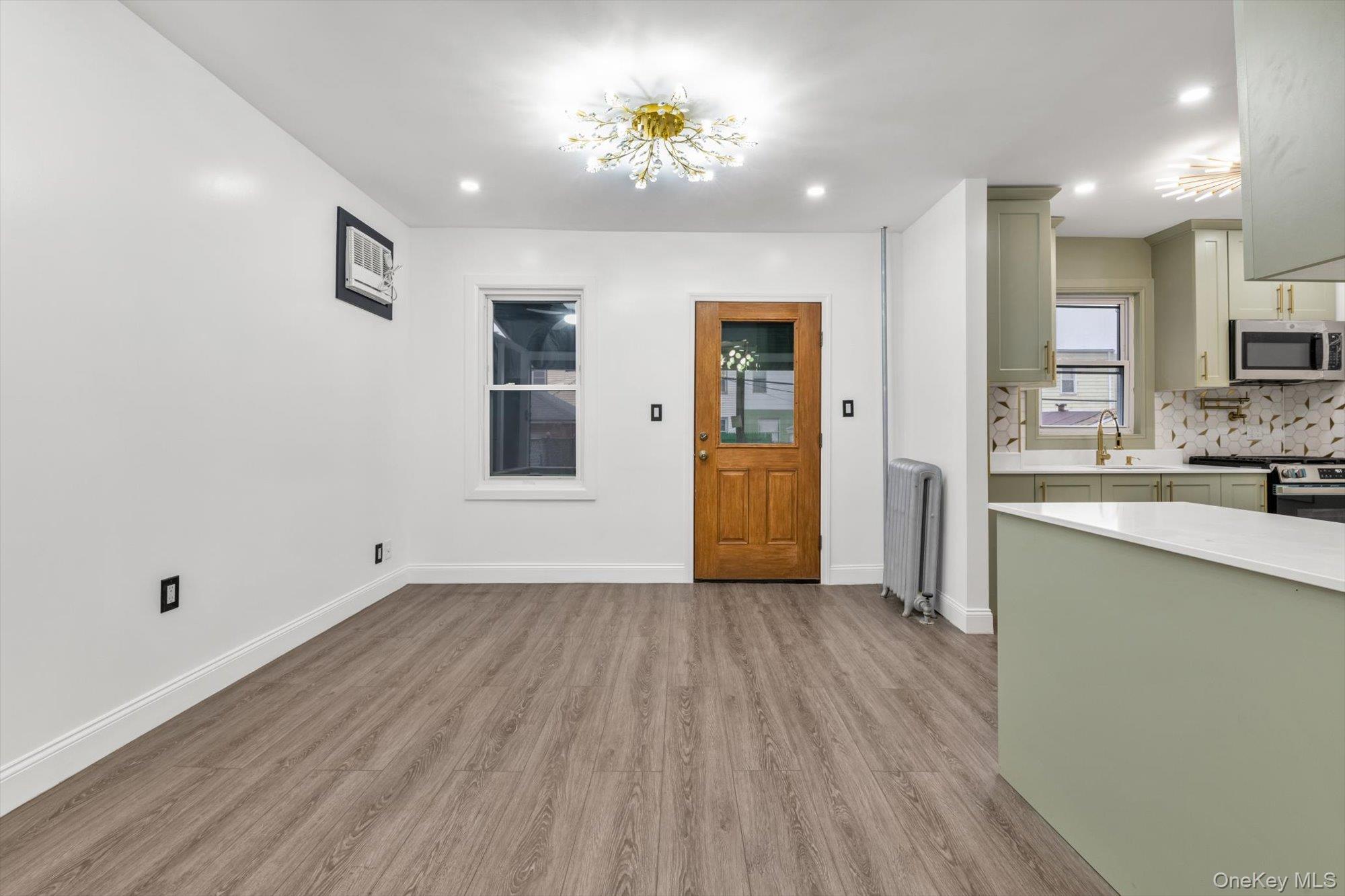 #7 photo, 9342 204th Street, Hollis , NY 11423