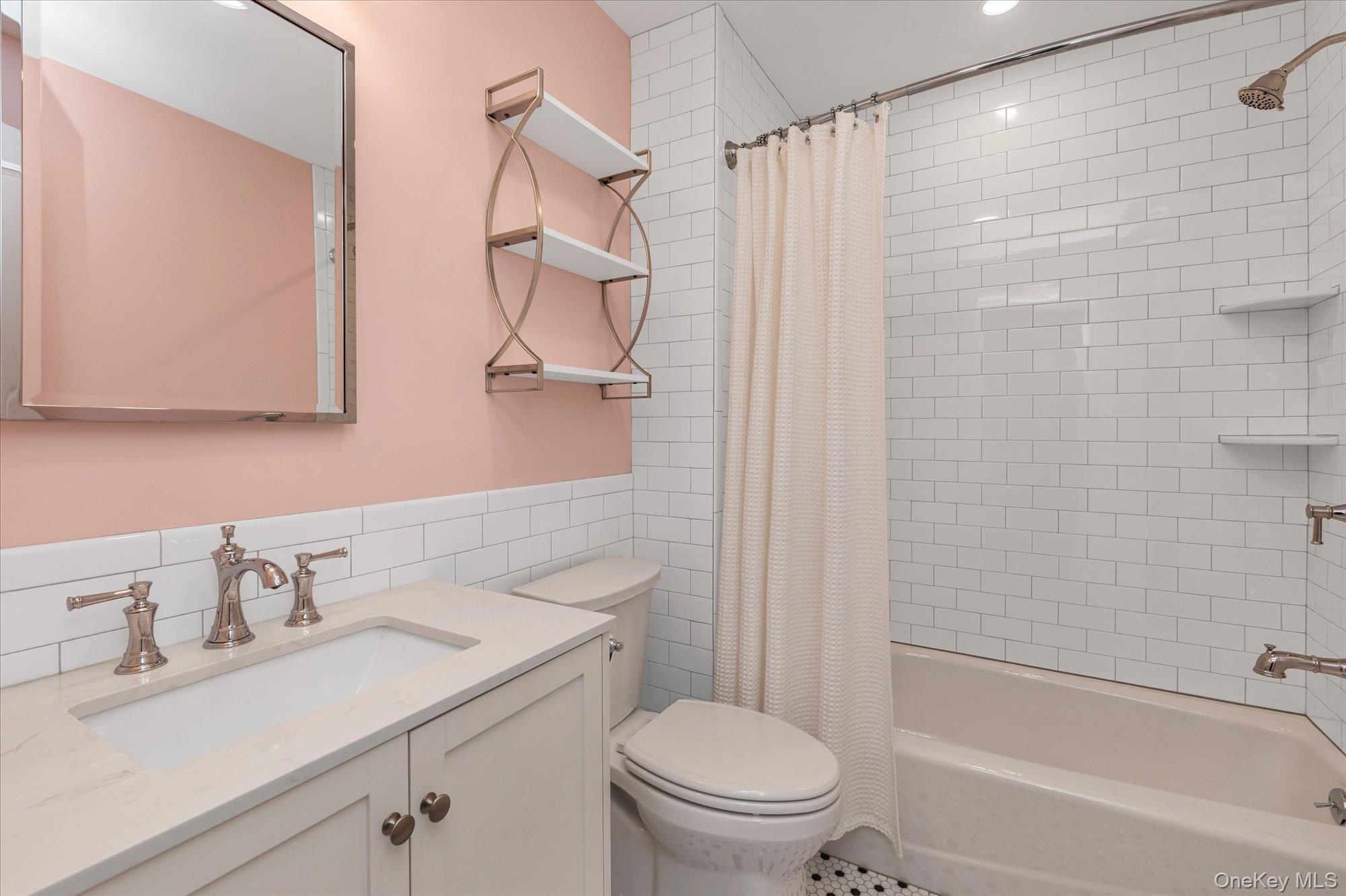 #13 photo, 6 Birch Lane, ناسو Massapequa Park , NY 11762