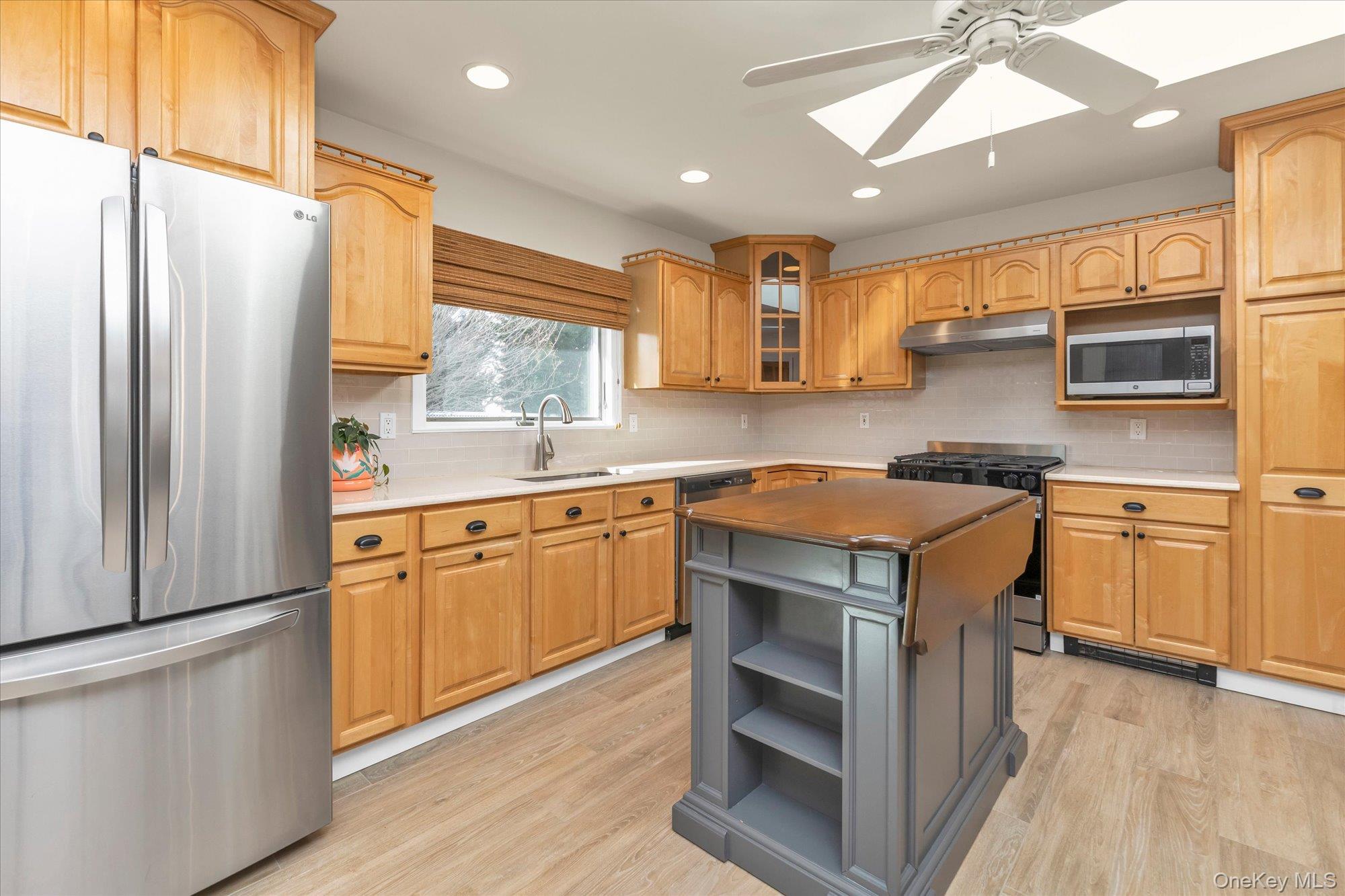 #9 photo, 6 Birch Lane, ناسو Massapequa Park , NY 11762