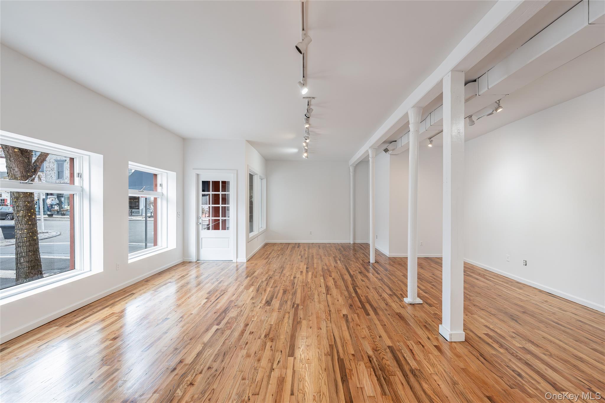 #9 photo, 123-125 Main Street, Greenport , NY 11944