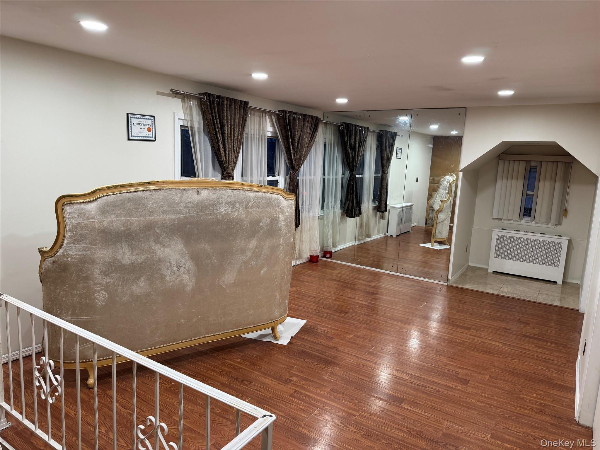 #2 photo, 8315 1st and 2nd Floor Little Neck Parkway, Куинс ‖ Glen Oaks , NY 11004