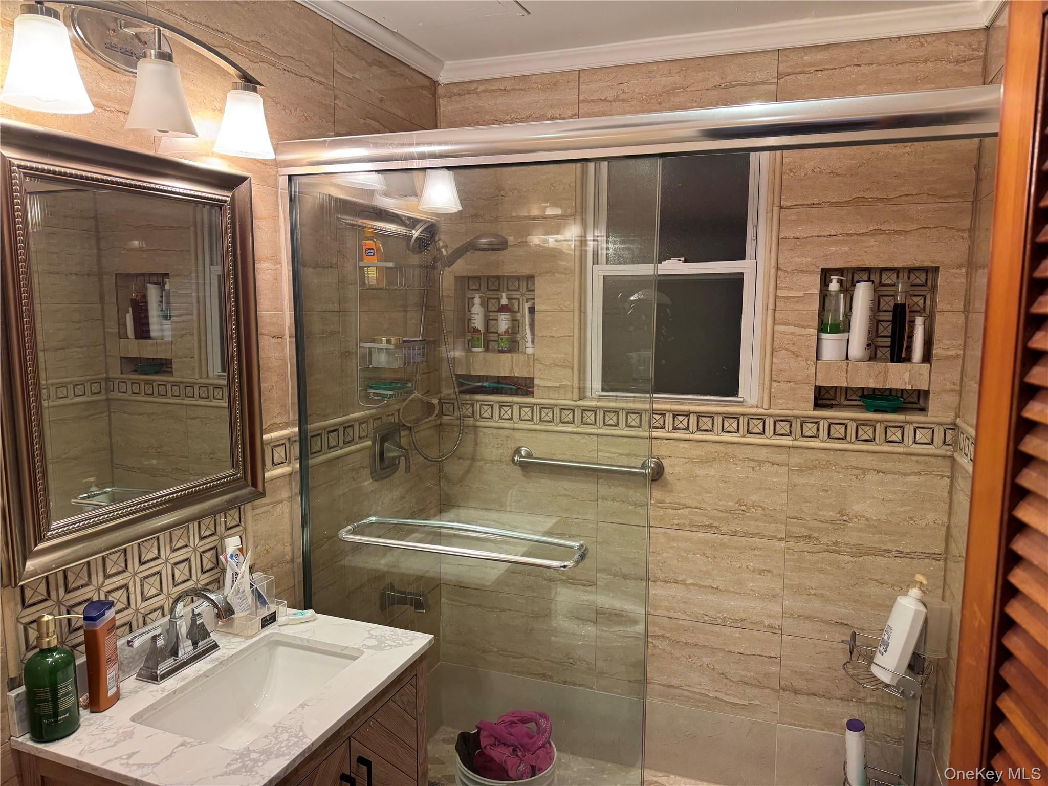 #3 photo, 8315 1st and 2nd Floor Little Neck Parkway, Куинс ‖ Glen Oaks , NY 11004