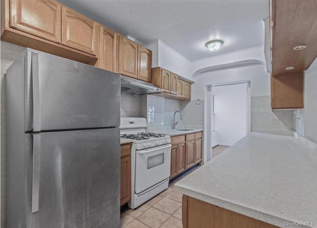 #6 photo, 33-05 143RD Street, Куинс ‖ Flushing , NY 11354