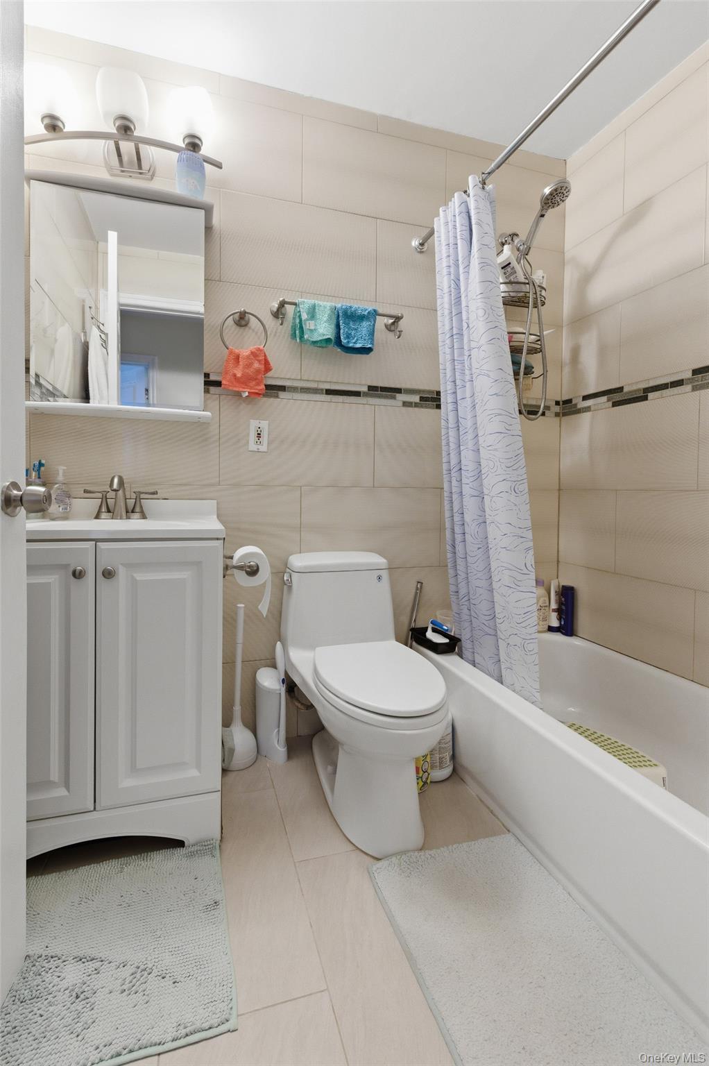 #18 photo, 56-18 Cloverdale Boulevard, Bayside , NY 11364