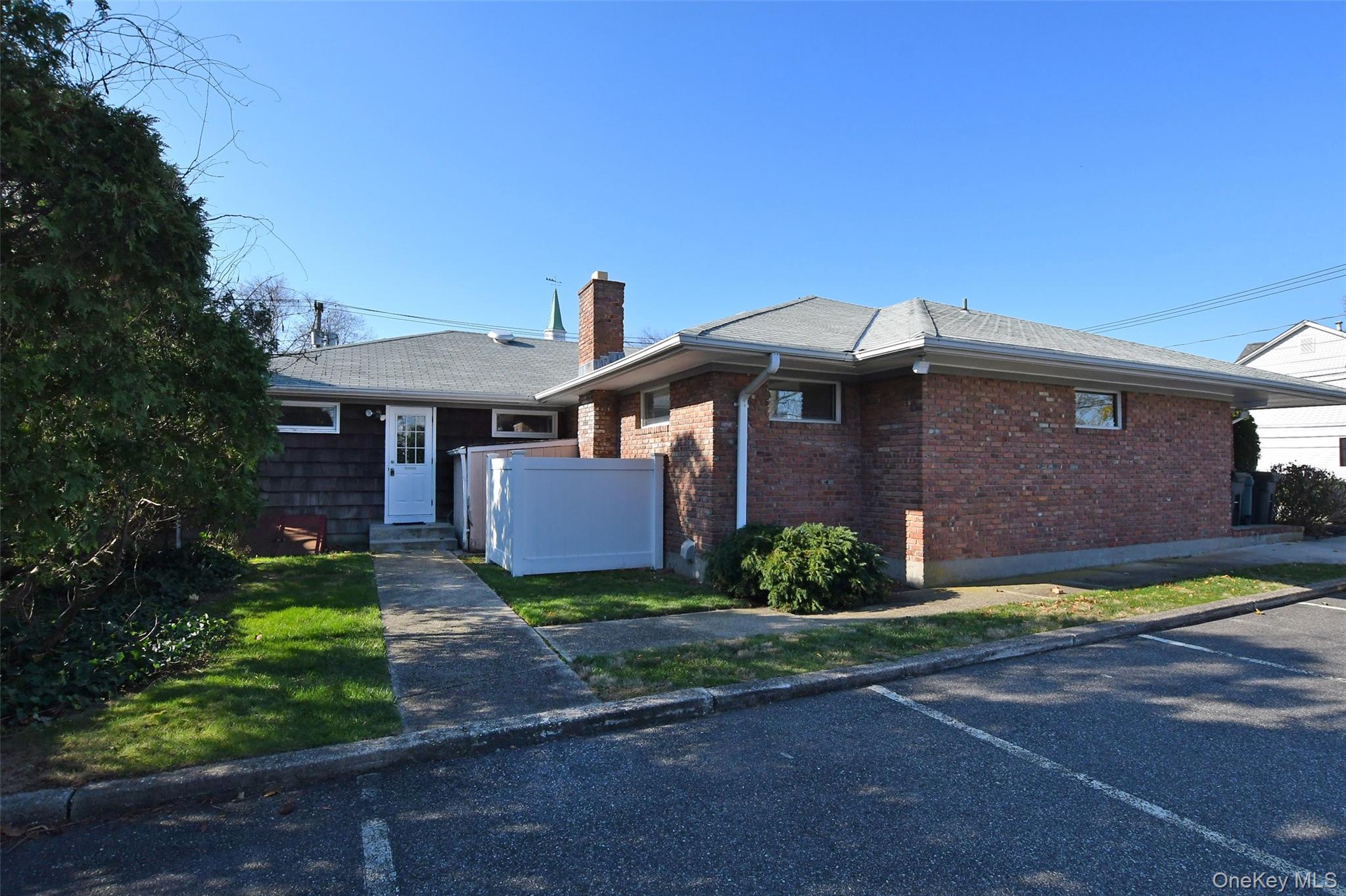 #4 photo, 193A Blue Point Avenue, Blue Point , NY 11715