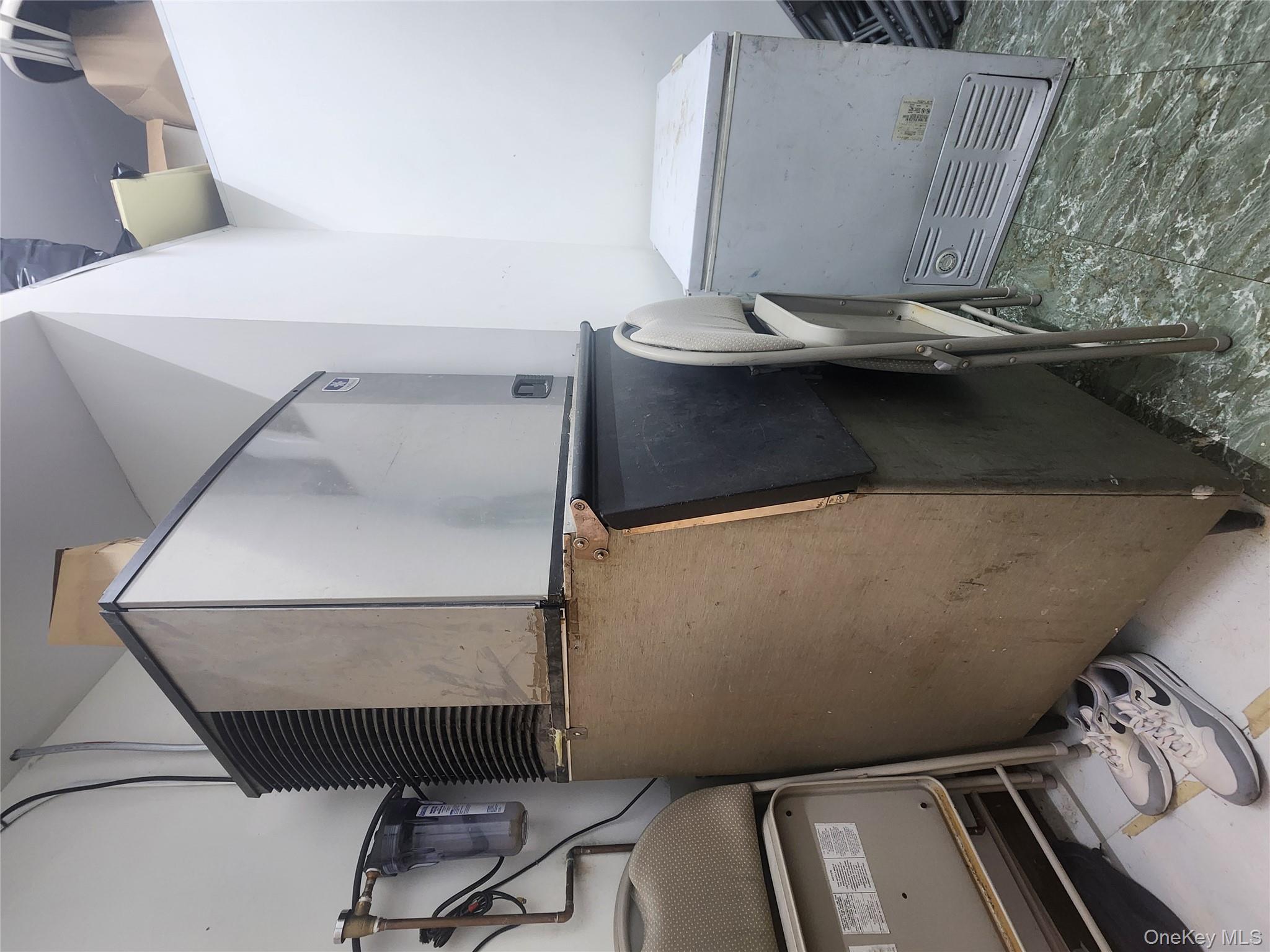 #11 photo, 377 Woodcleft Avenue, Freeport , NY 11520