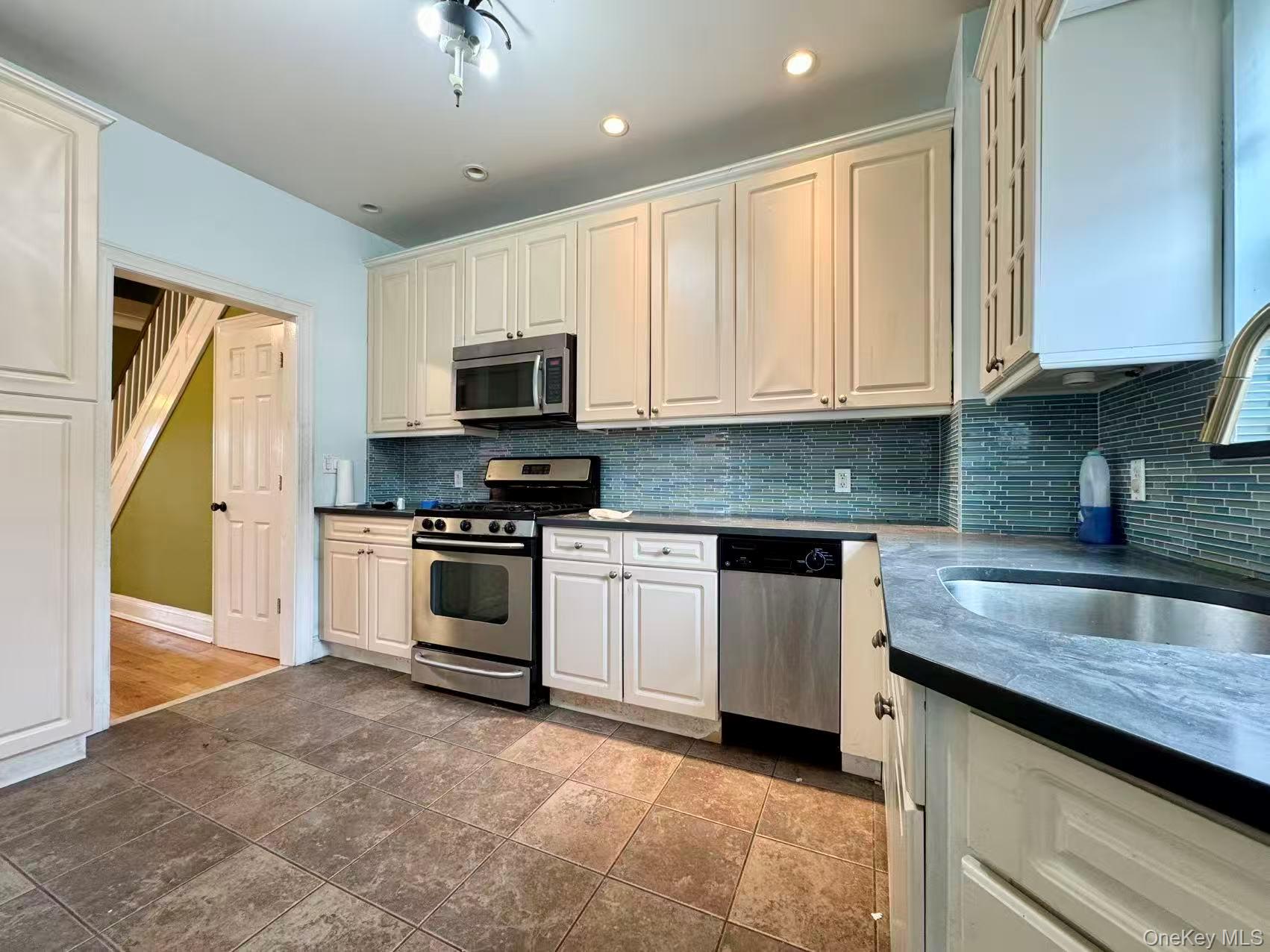 #4 photo, 13313 83rd Street, Ozone Park , NY 11417