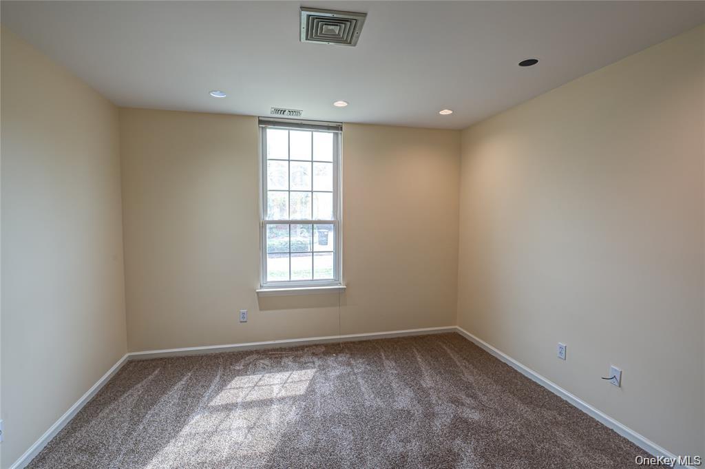 #18 photo, 52 E Admirals Drive, 东长岛 Bay Shore , NY 11706