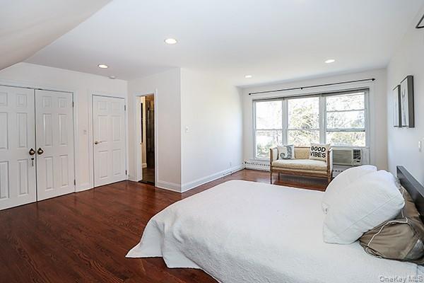 #19 photo, 2171 Seneca Drive, Merrick , NY 11566