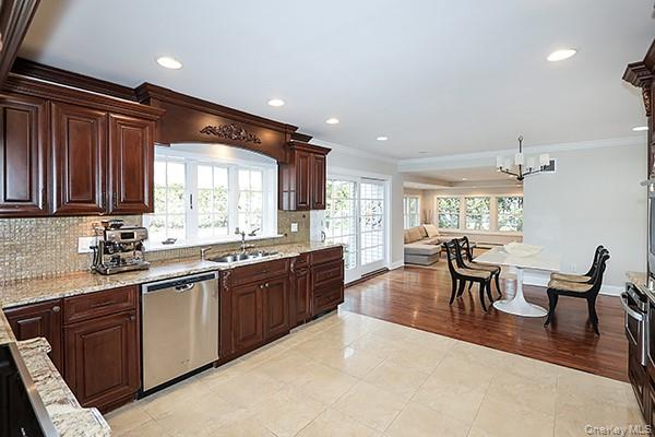 #5 photo, 2171 Seneca Drive, Merrick , NY 11566