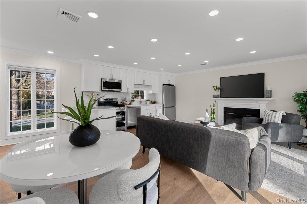 #12 photo, 27 Valley Avenue, 长岛 Locust Valley , NY 11560