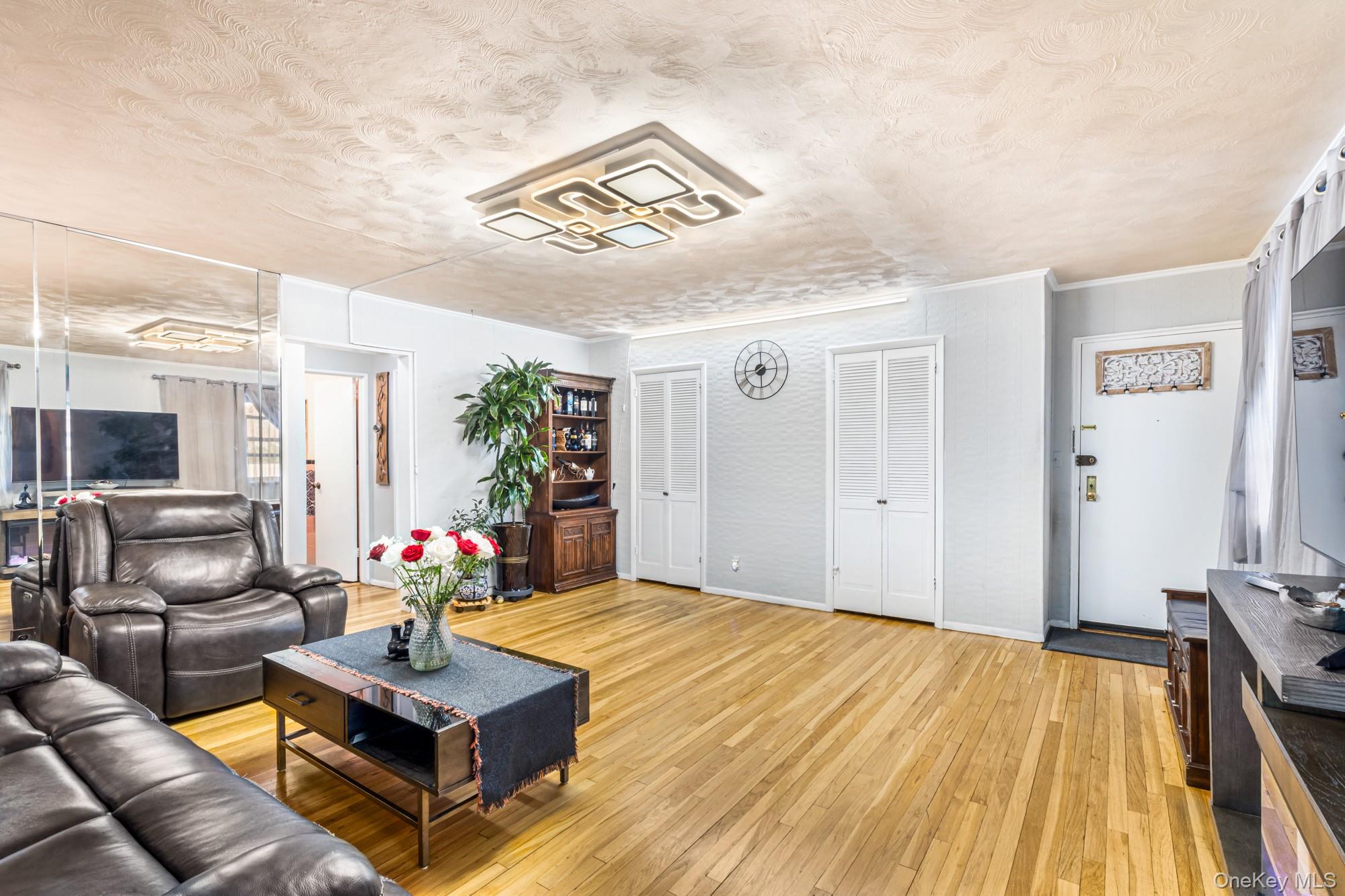 #4 photo, 1907 166th Street, 皇后區 Whitestone , NY 11357