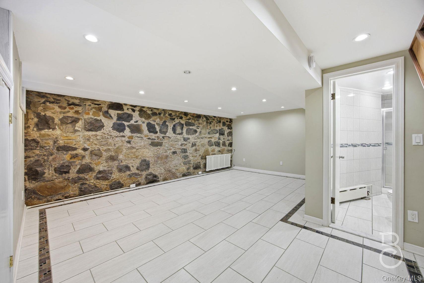 #18 photo, 31-73 41st Street, Astoria , NY 11103