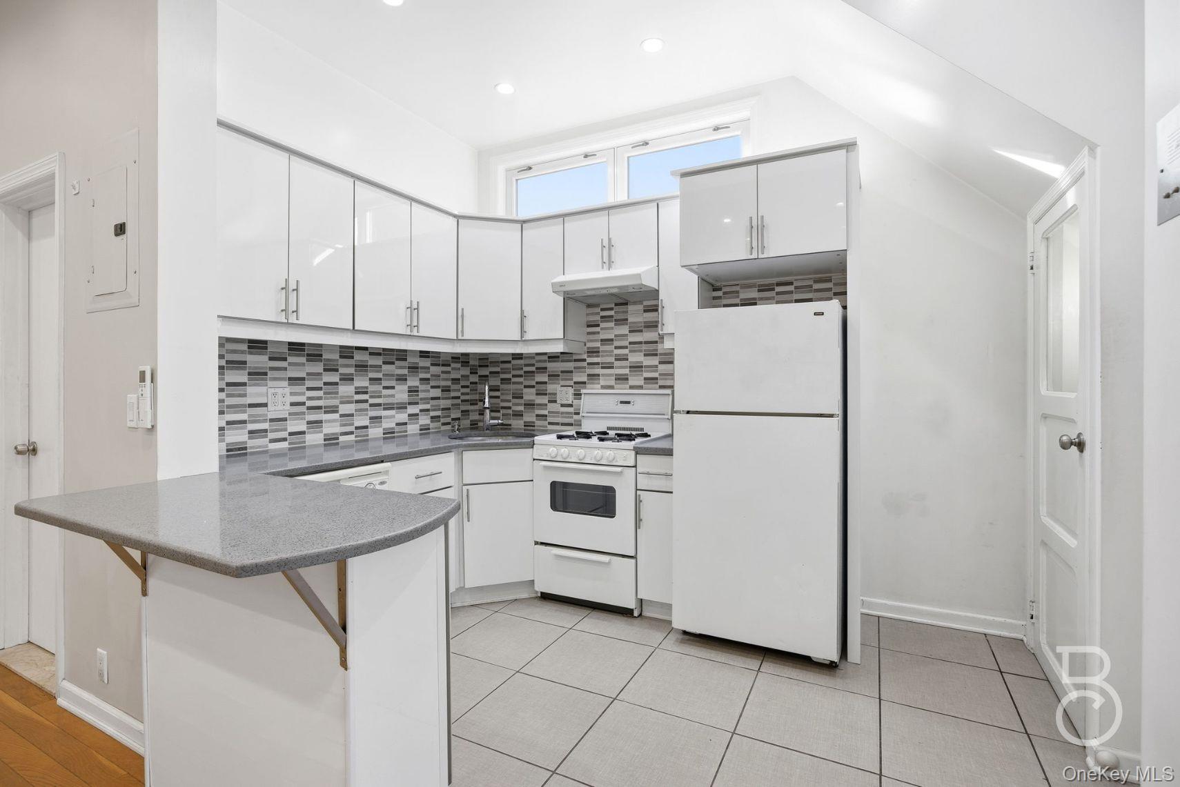 #5 photo, 31-73 41st Street, Astoria , NY 11103