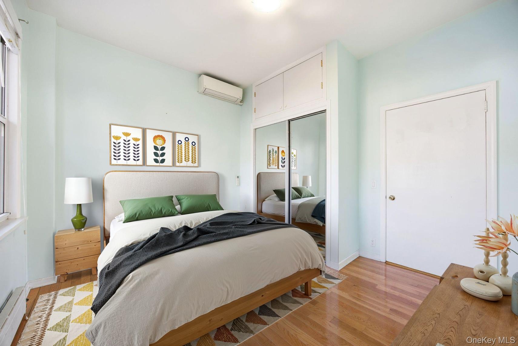 #7 photo, 31-73 41st Street, Astoria , NY 11103