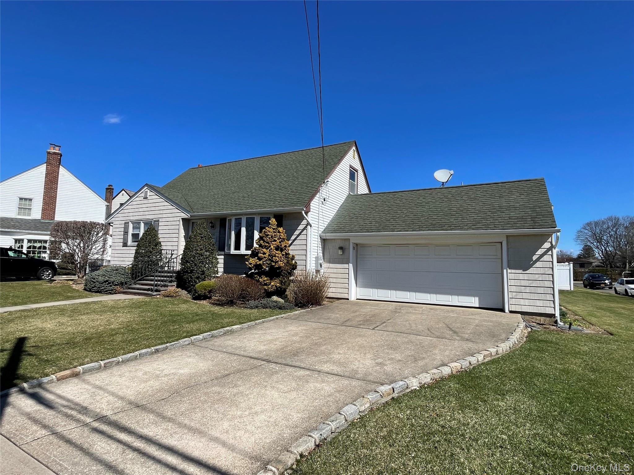 #2 photo, 400 Foch Boulevard, Mineola , NY 11501