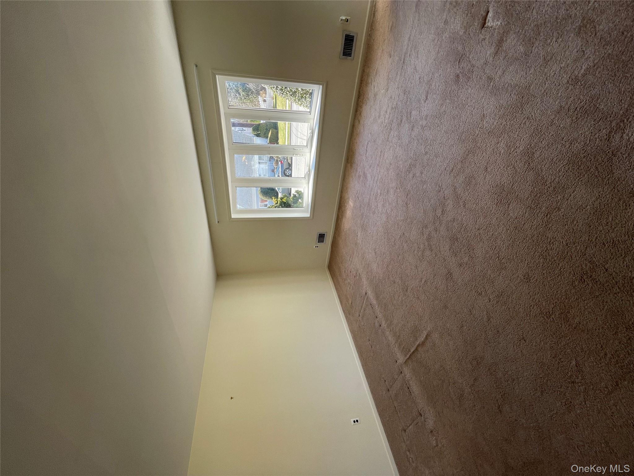 #5 photo, 400 Foch Boulevard, Mineola , NY 11501