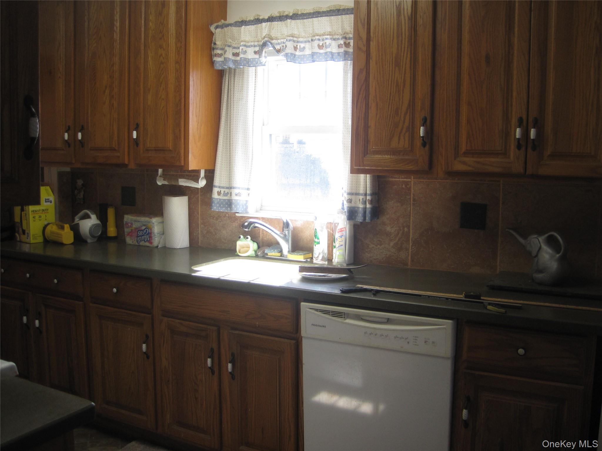 #6 photo, 704 Prospect Place, Bellmore , NY 11710