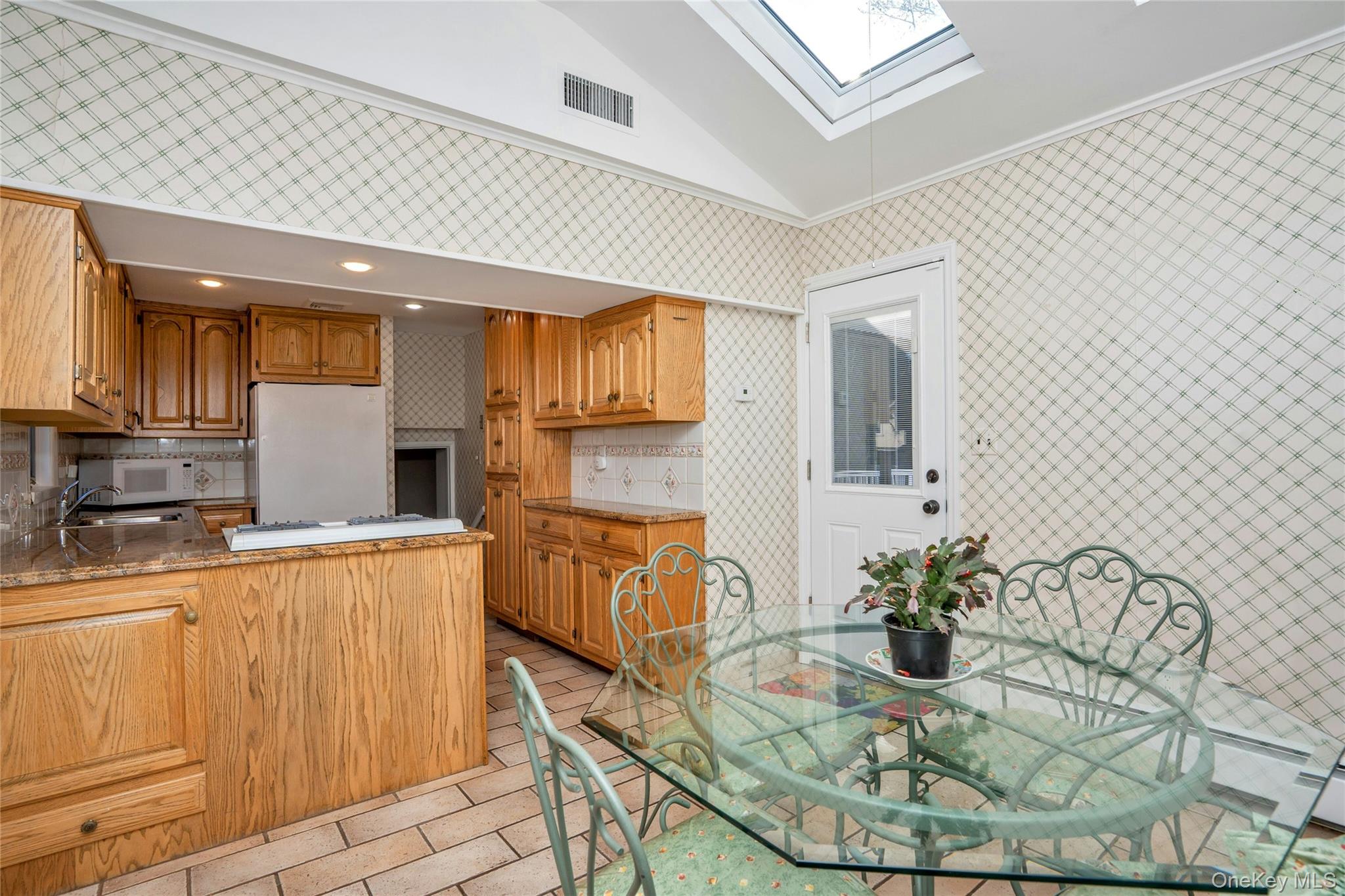 #9 photo, 3 Dover Lane, 長島 Old Bethpage , NY 11804