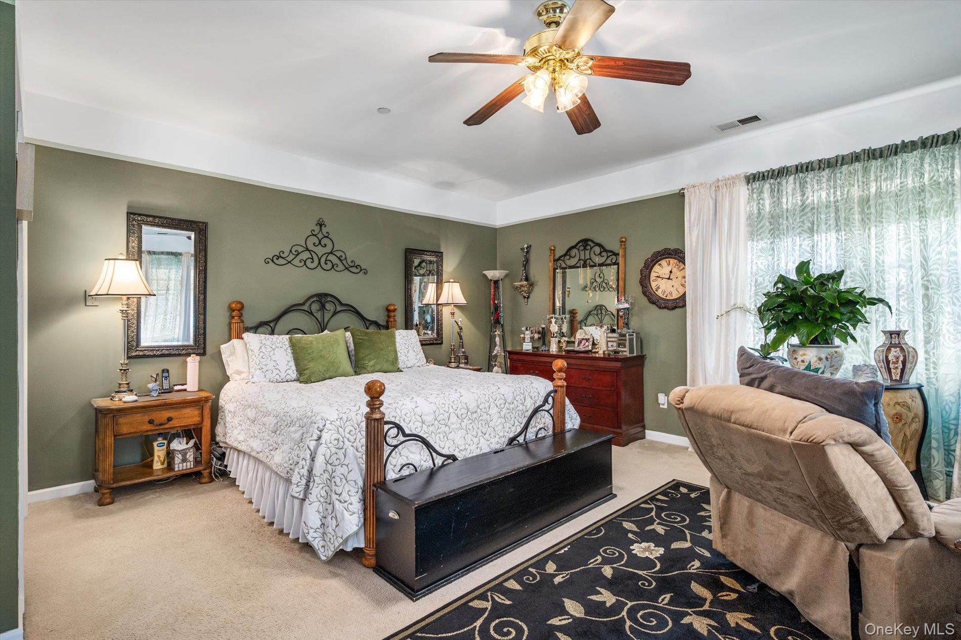 #1 photo, 137 Francesca Way, 东长岛 Amityville , NY 11701