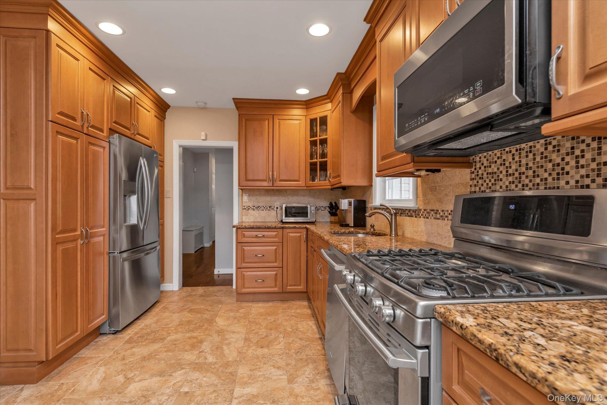 #7 photo, 41 Marion Street, 长岛 Lynbrook , NY 11563