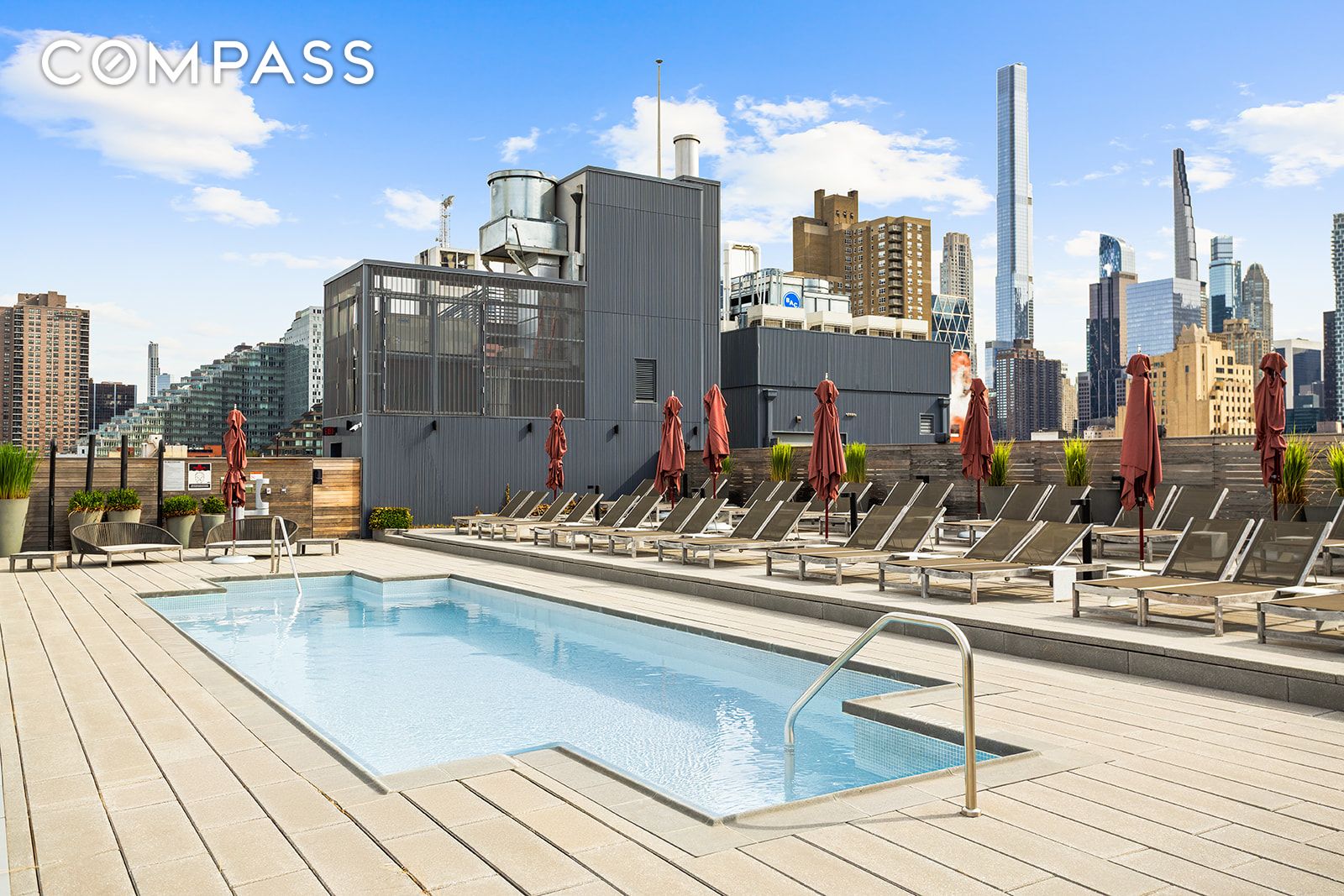 #13 photo, 547 W 47th Street, Hell's Kitchen , NY 10036