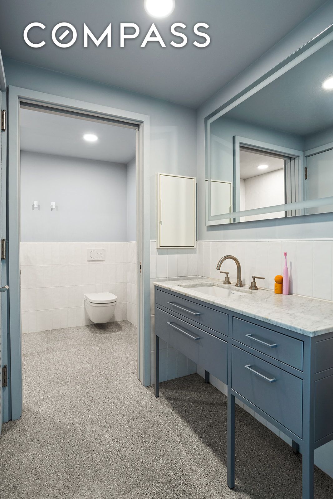 #8 photo, 547 W 47th Street, Hell's Kitchen , NY 10036