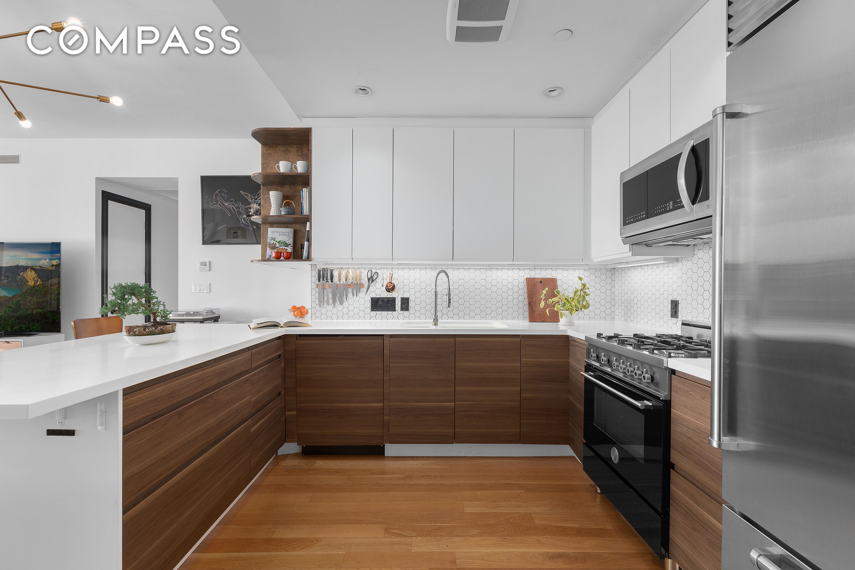 #4 photo, 144 N 8th Street, Williamsburg , NY 11249