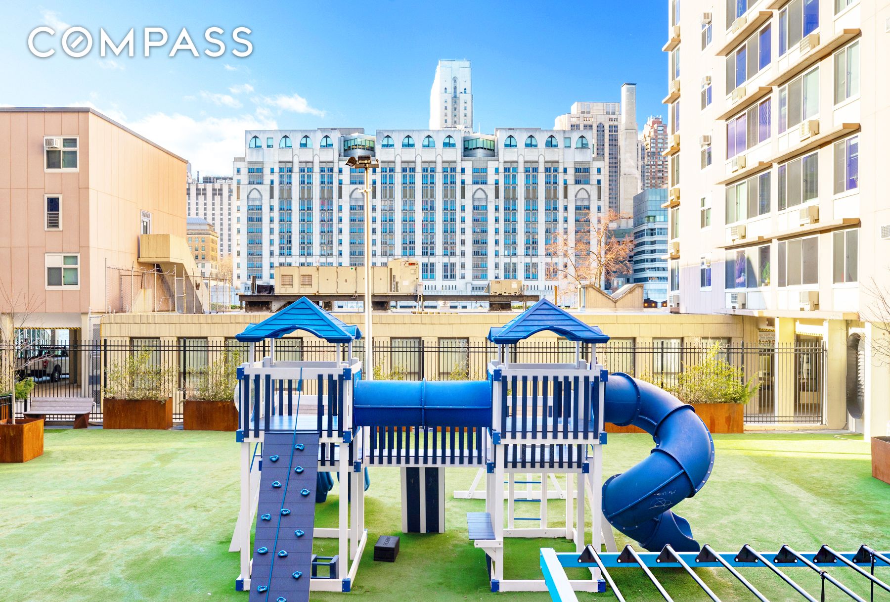 #14 photo, 555 Main Street, Манхэттен ‖ Roosevelt Island , NY 10044