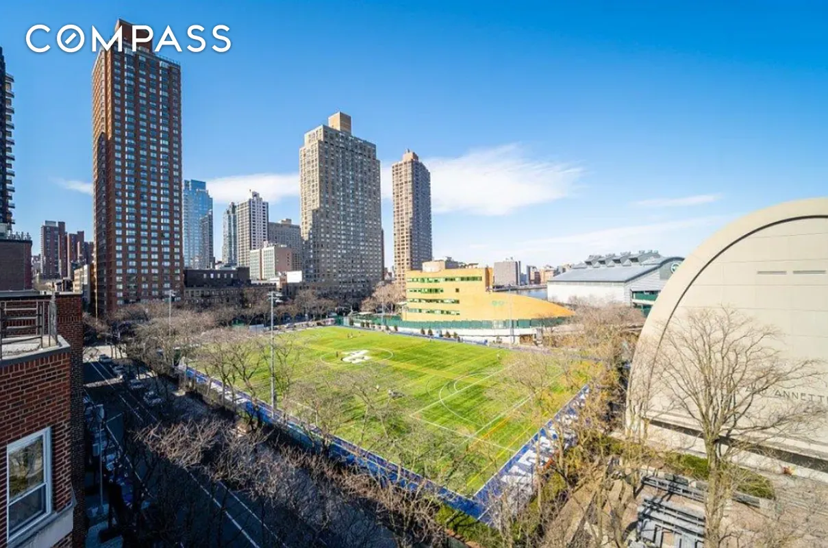 #13 photo, 530 E 90th Street, マンハッタン Upper East Side , NY 10128